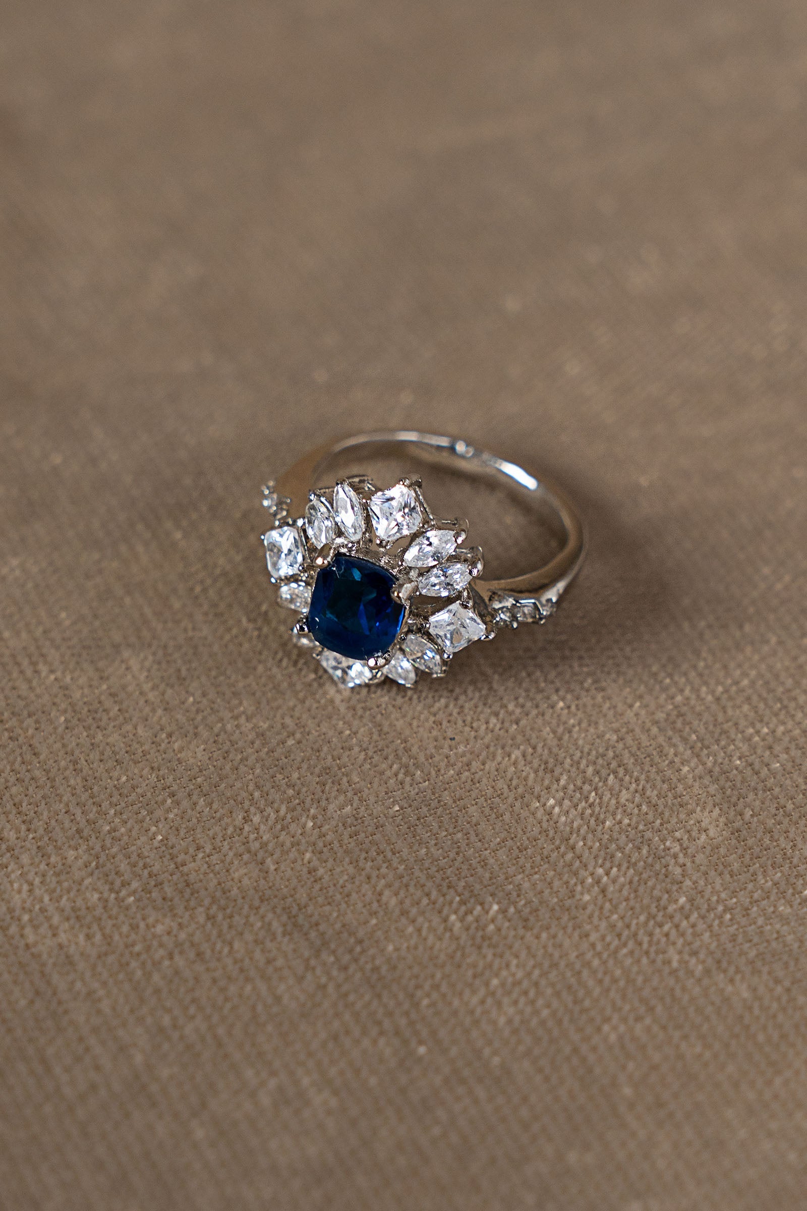 Veyra Ring