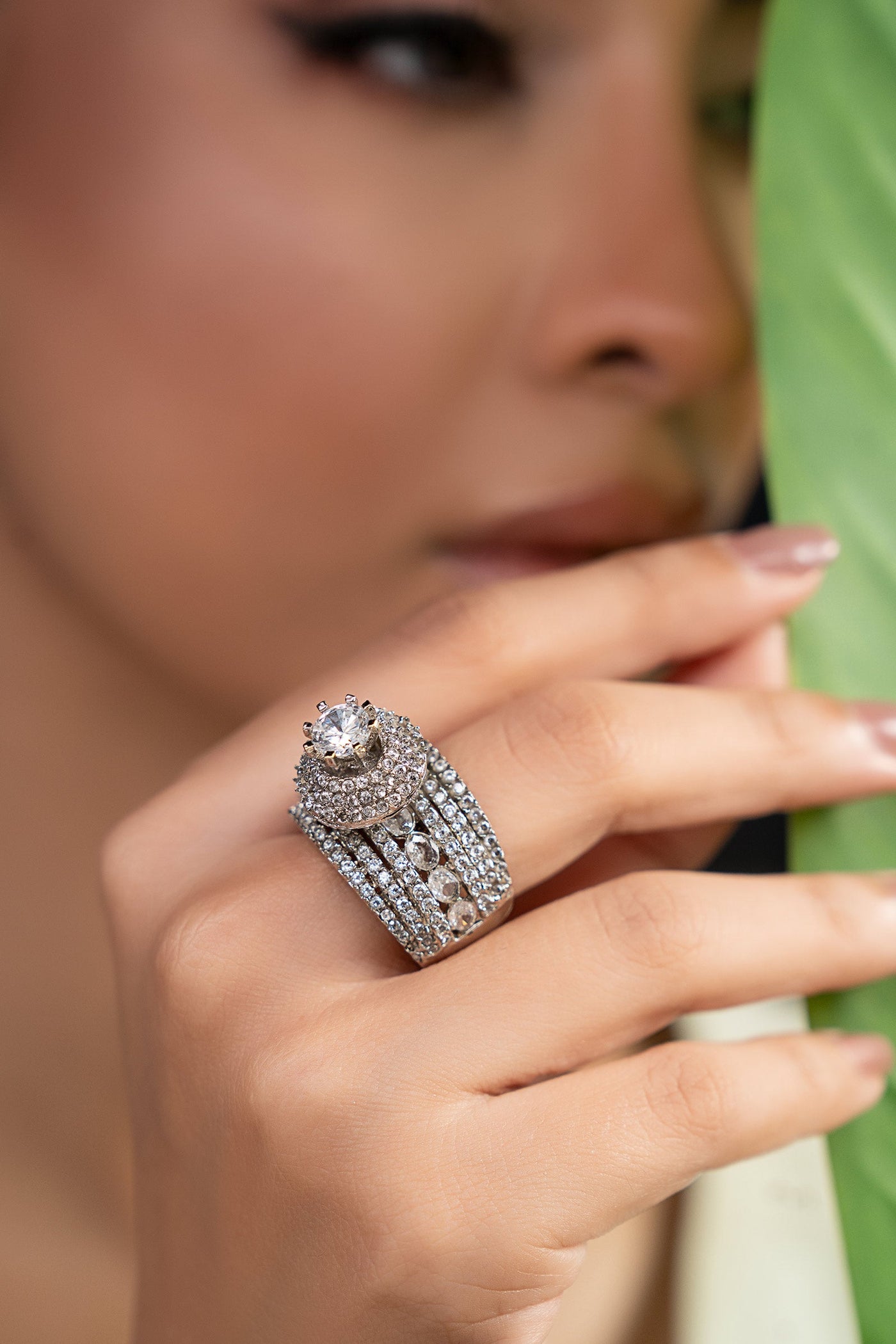 https://cdn.shopify.com/s/files/1/0620/8788/9062/files/JRG_W25_05_White_Zircon_Closeup_C.jpg?v=1759241683