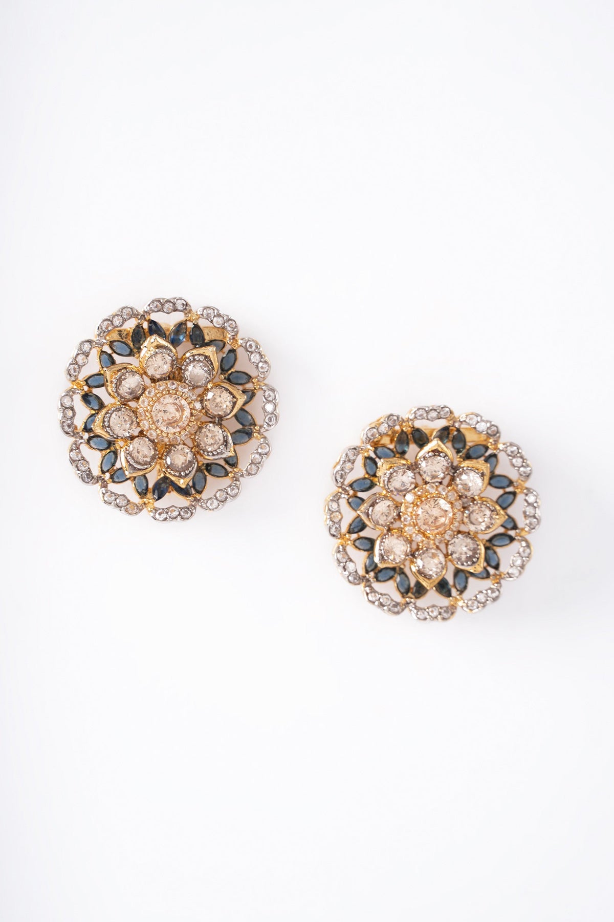 Riha Studs