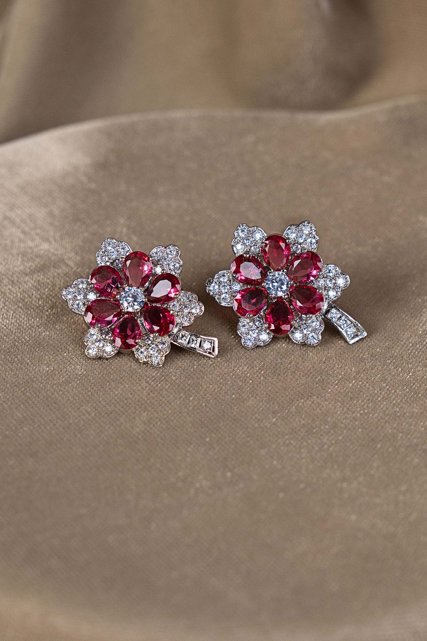 Ladan Studs