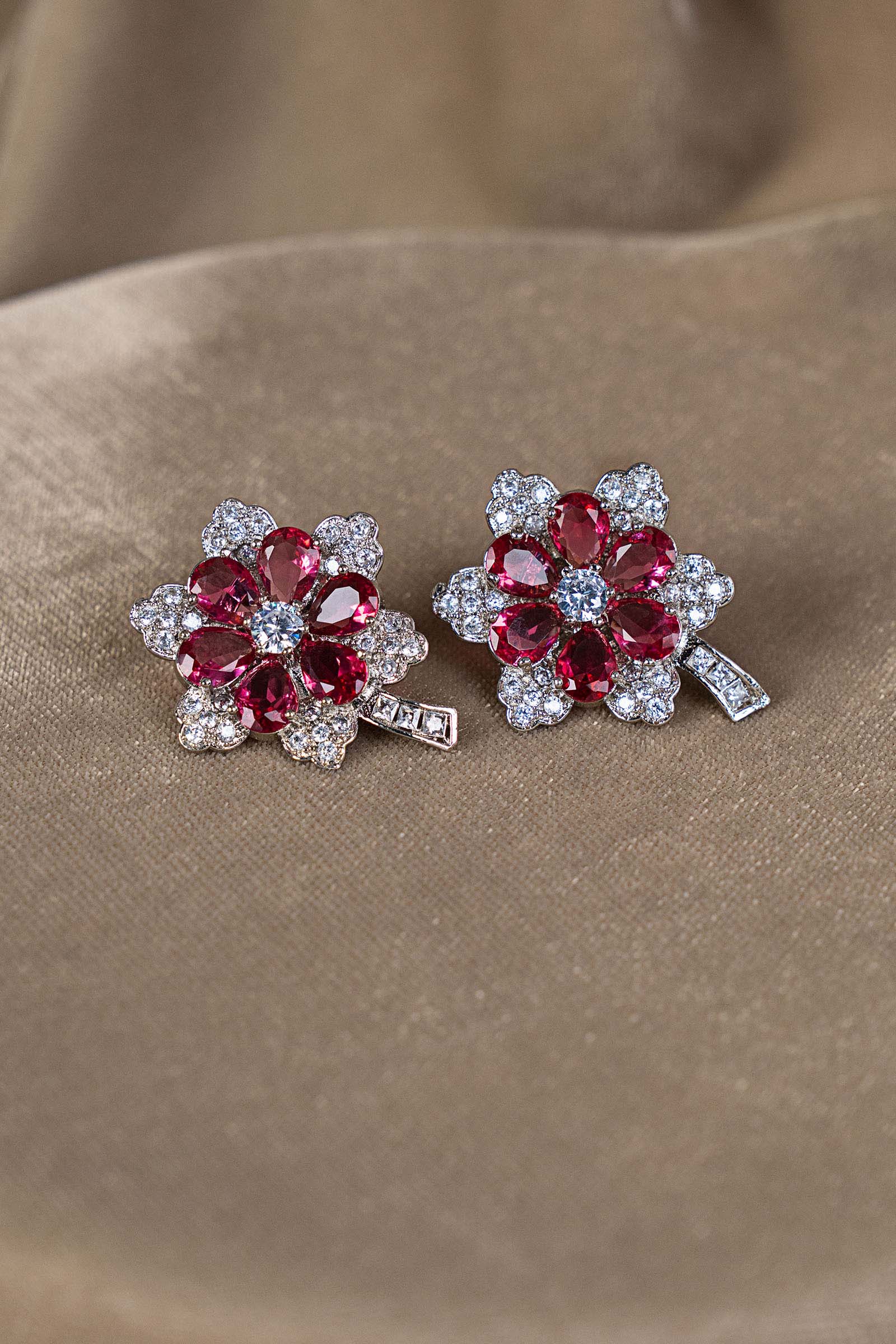 Ladan Studs