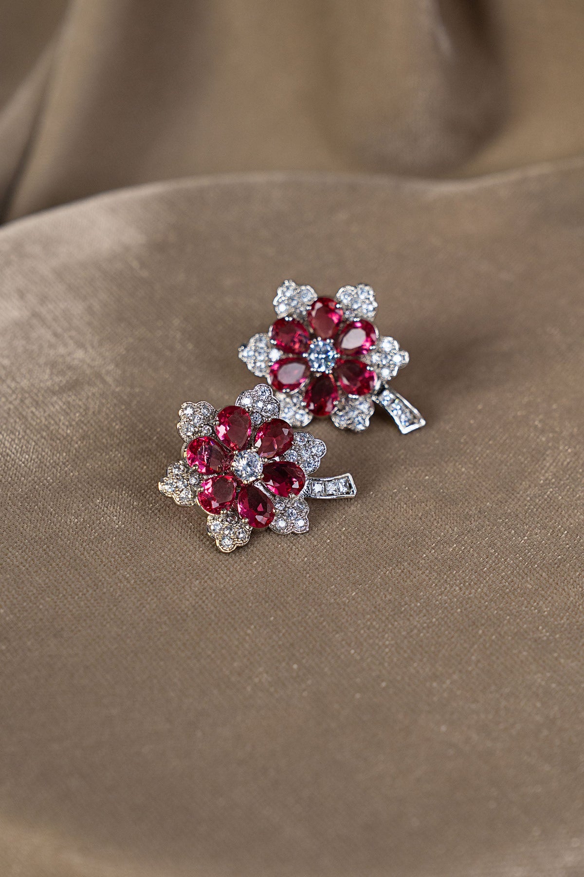 Ladan Studs