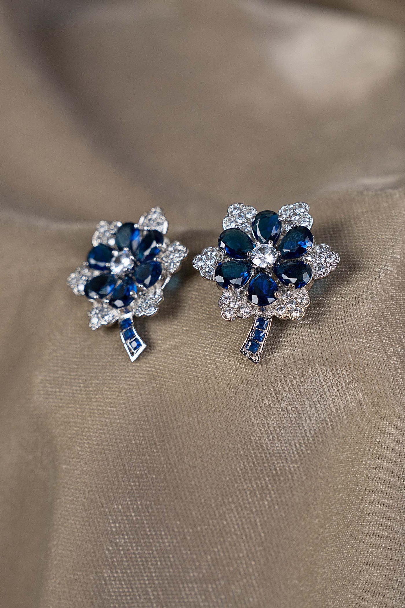 Ladan Studs