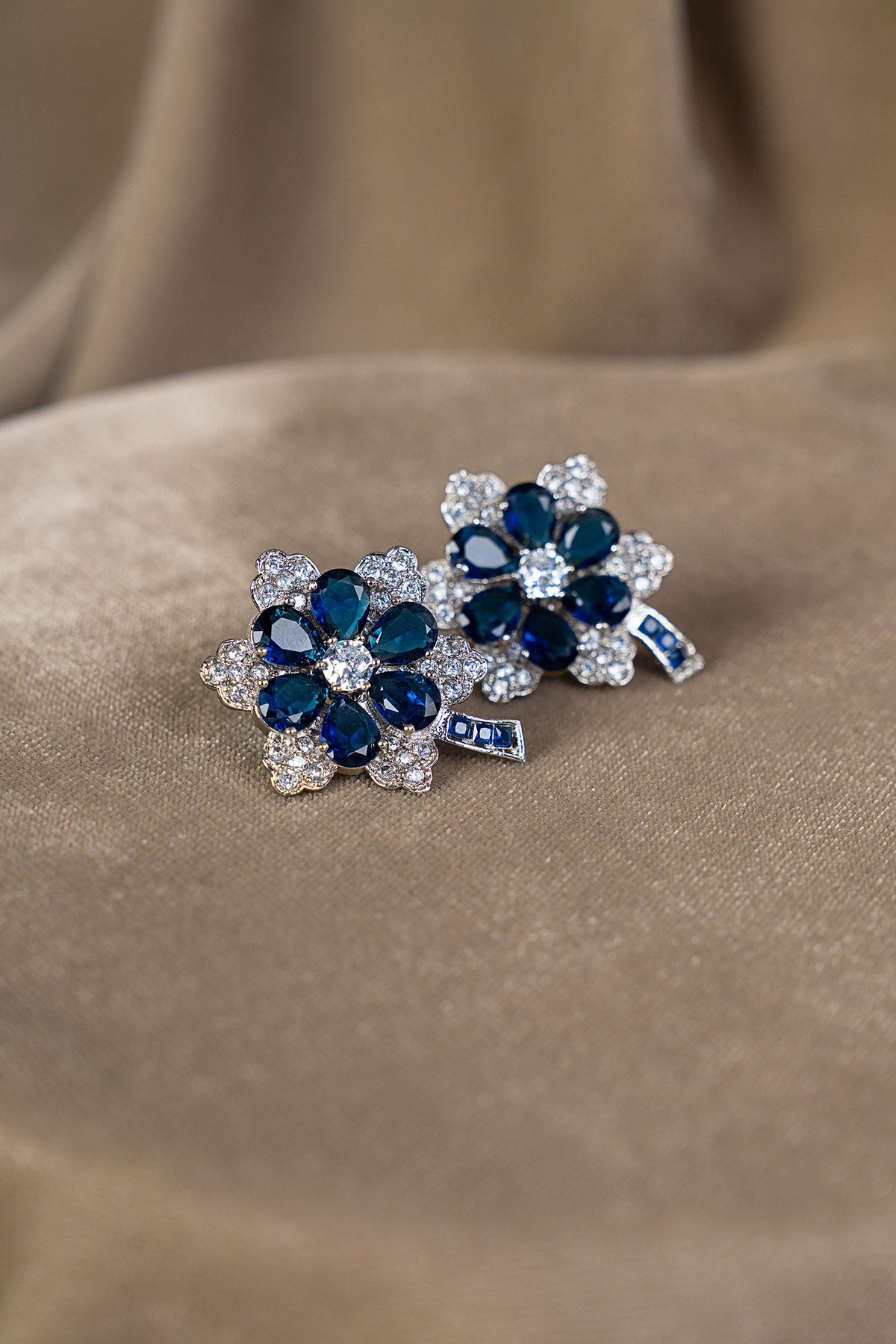 Ladan Studs