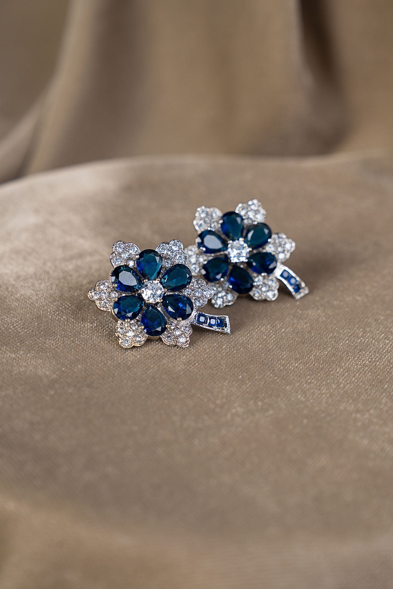 Ladan Studs