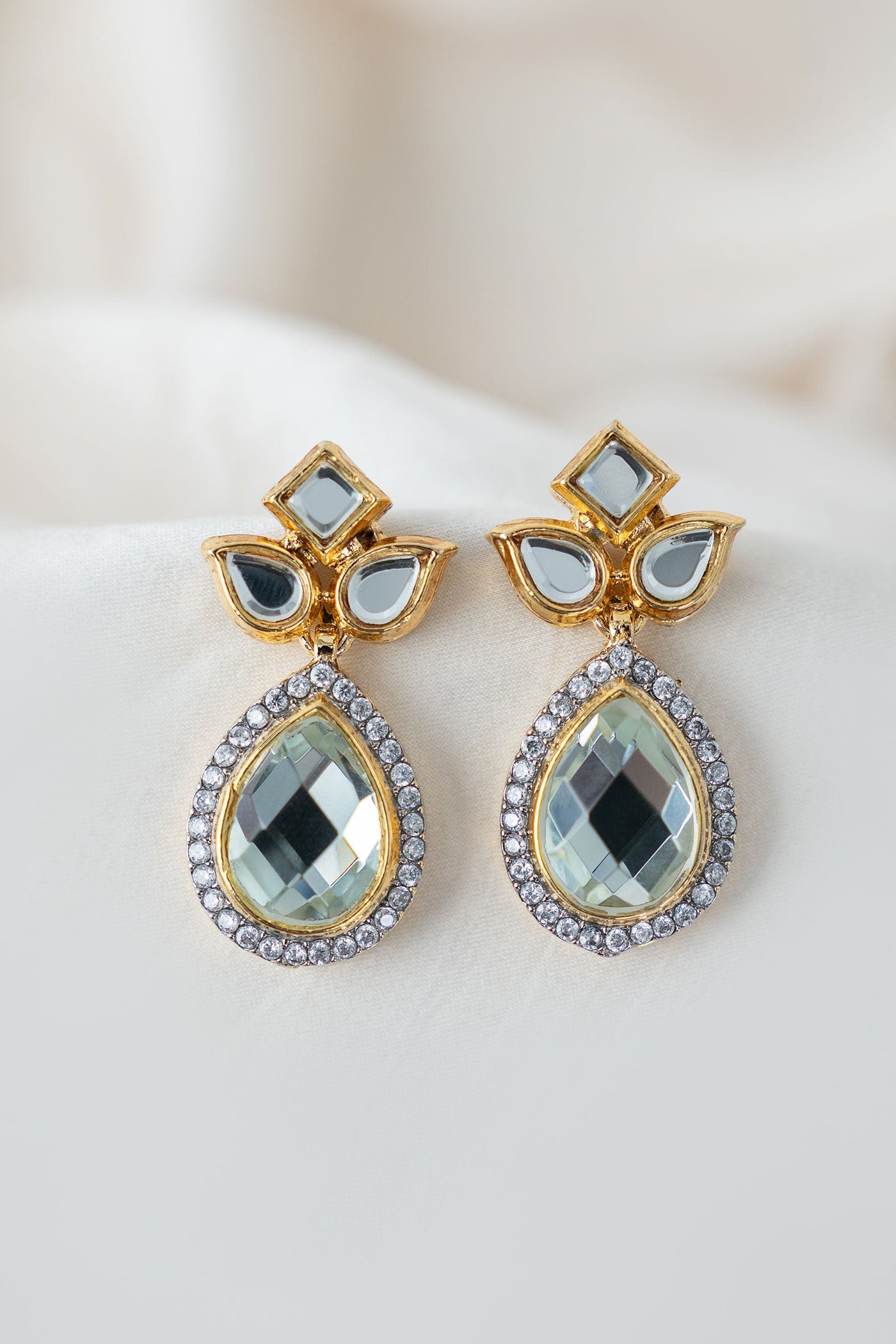 Zarflora Studs