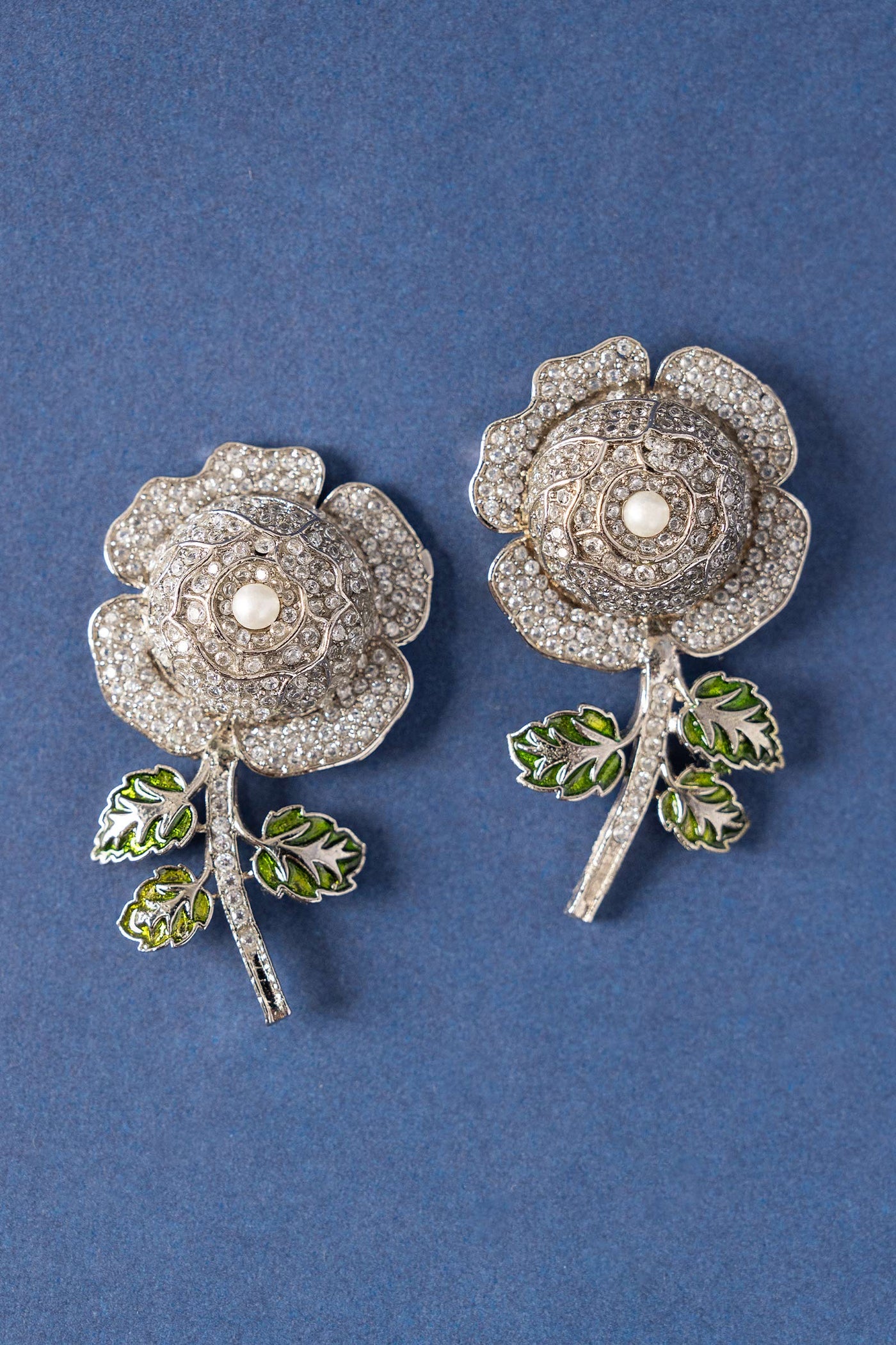 https://cdn.shopify.com/s/files/1/0620/8788/9062/files/JSDW25-06WhiteZircon_A.jpg?v=1759303228