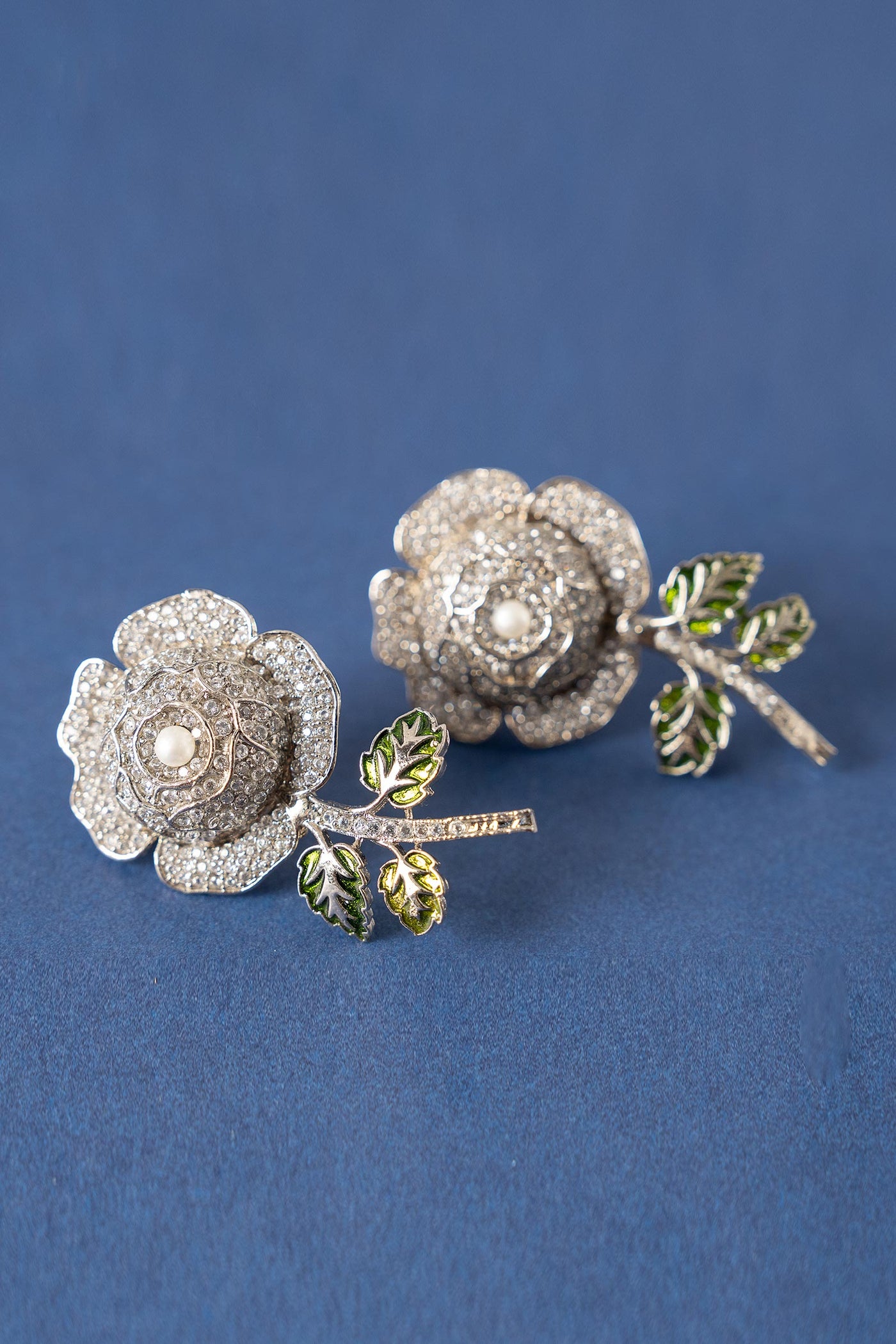 https://cdn.shopify.com/s/files/1/0620/8788/9062/files/JSDW25-06WhiteZircon_C.jpg?v=1759303228