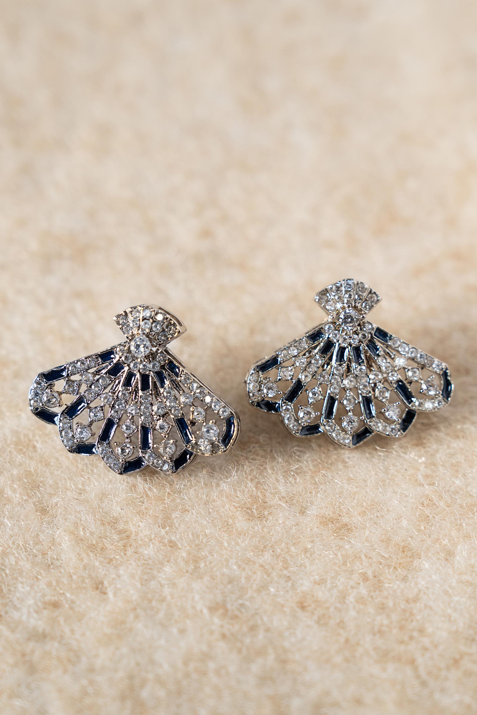 Peavera Studs