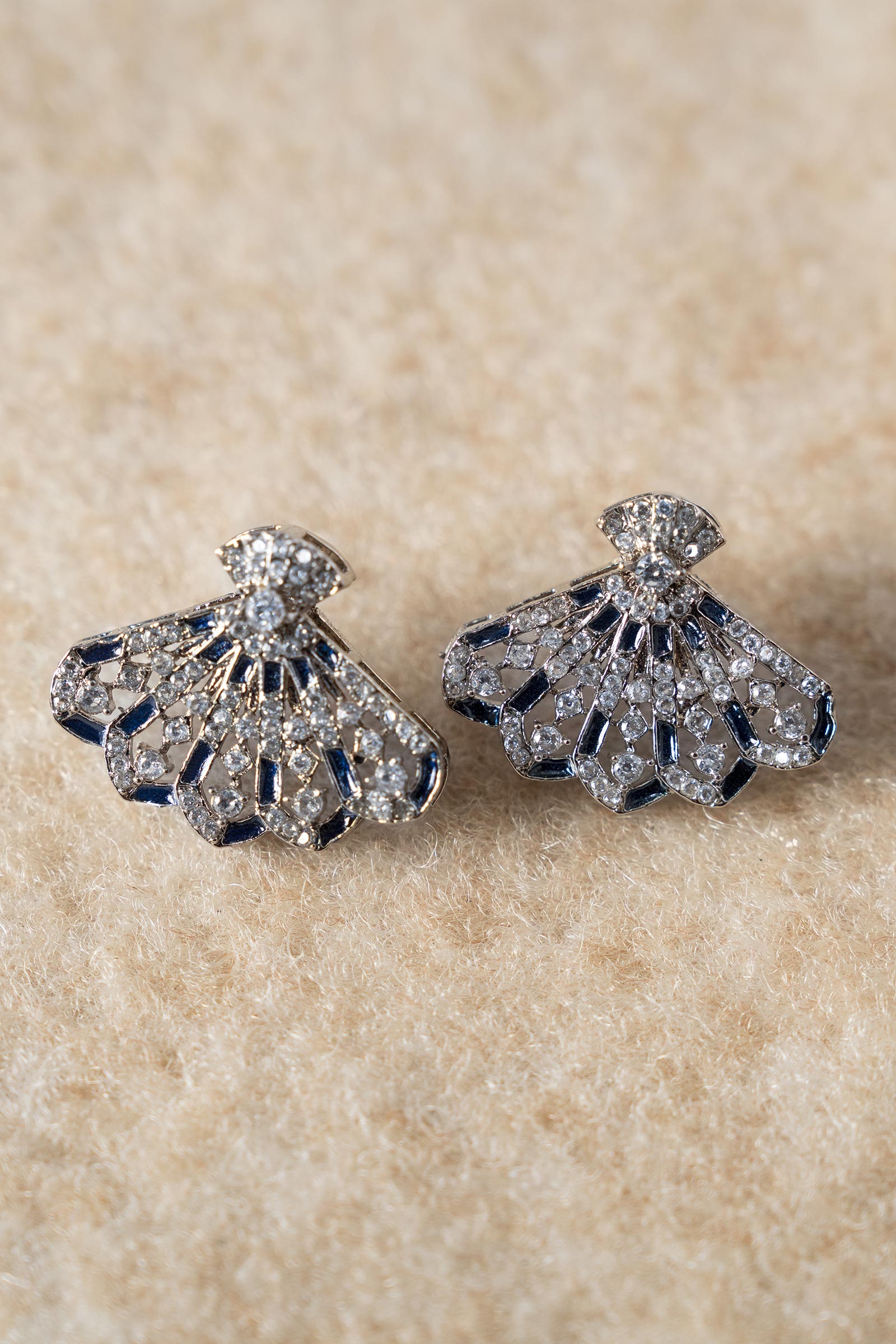 Peavera Studs