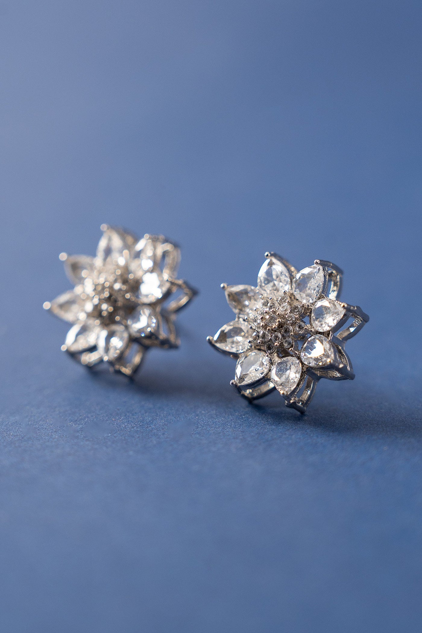Snovia Studs