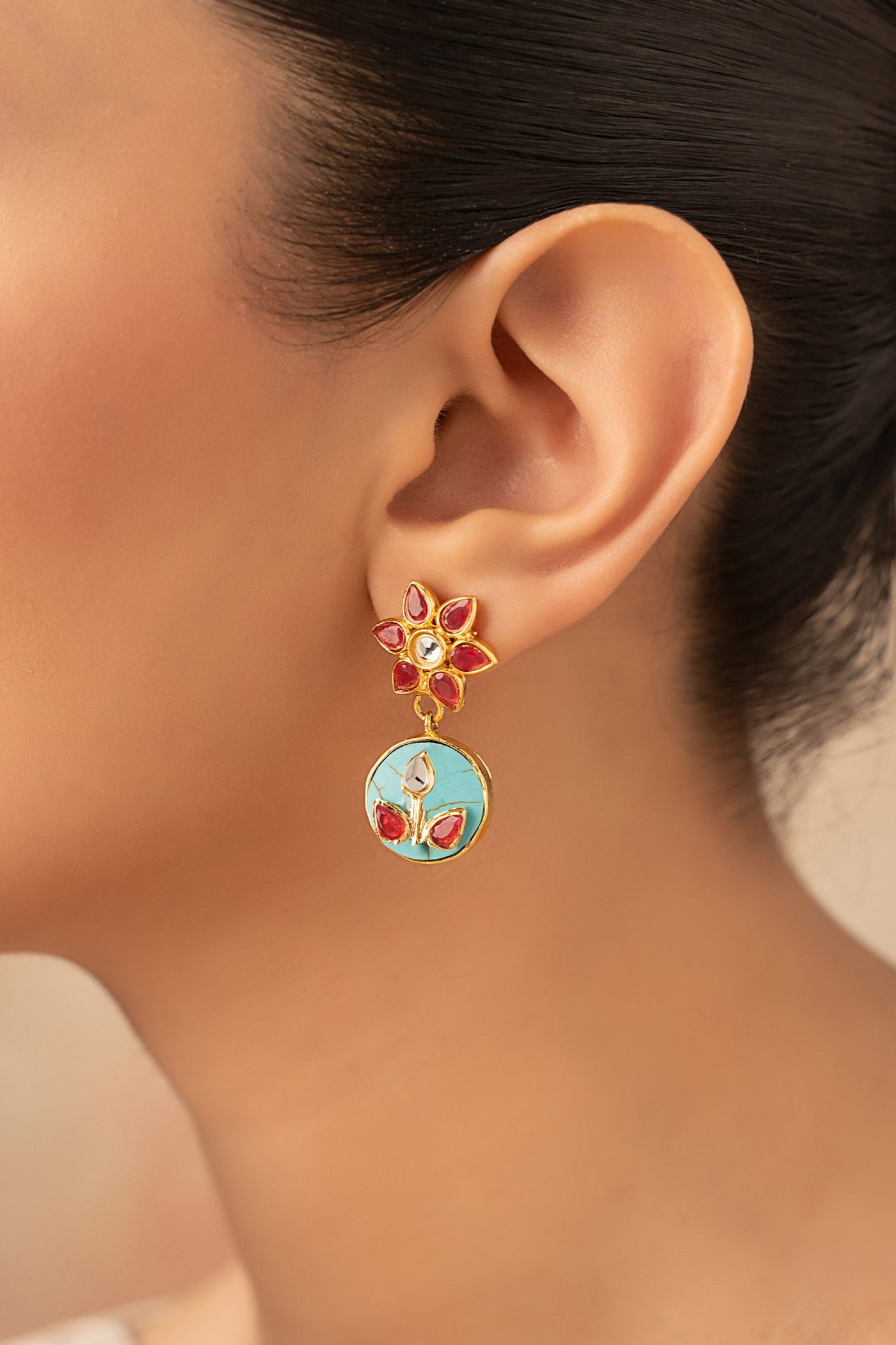 Niloufar Studs