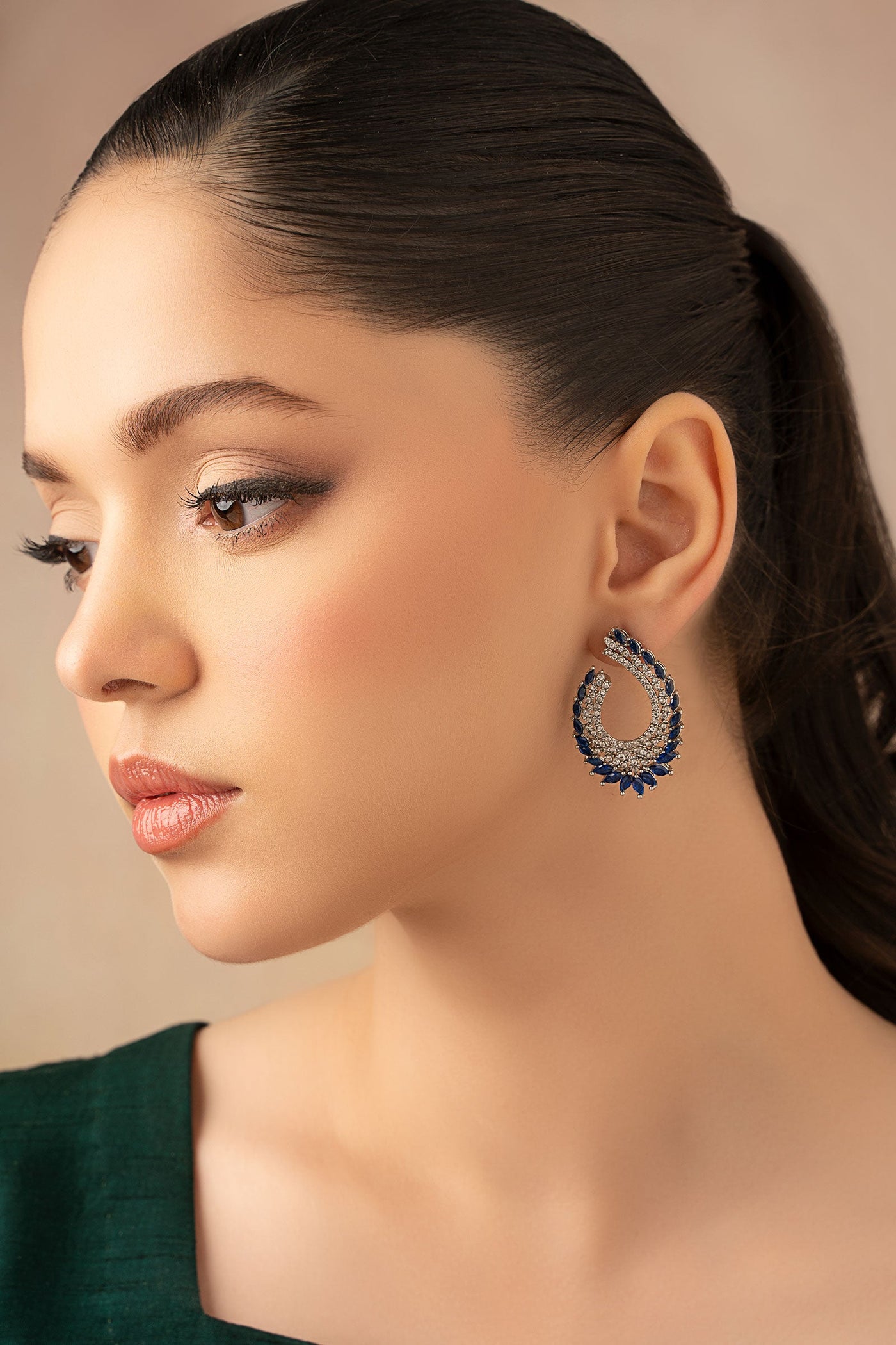 Swirl Studs