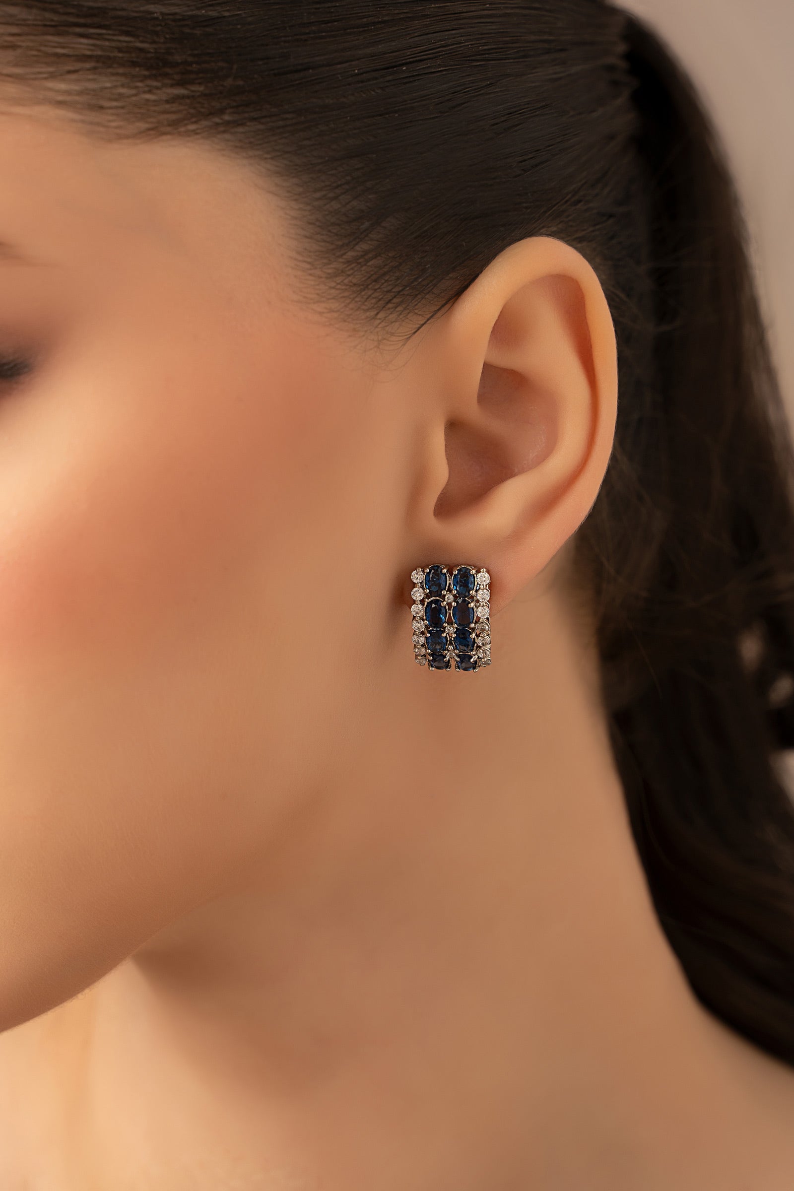 https://cdn.shopify.com/s/files/1/0620/8788/9062/files/JSD_EA25_17_Sapphire_Blue-B.jpg?v=1746543417