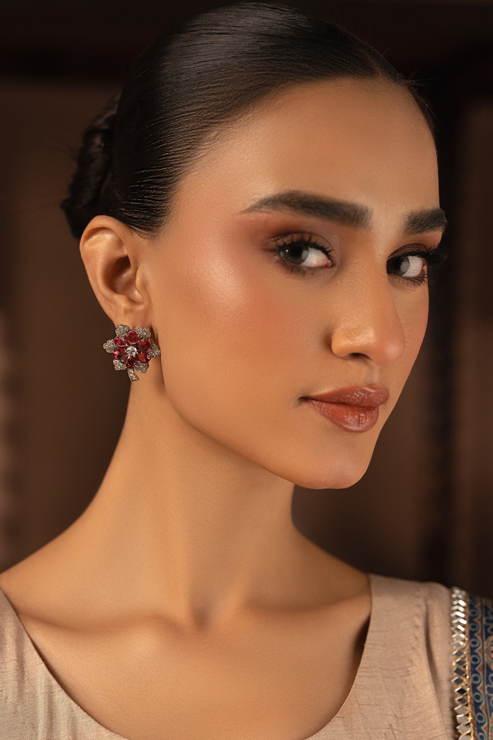 Ladan Studs