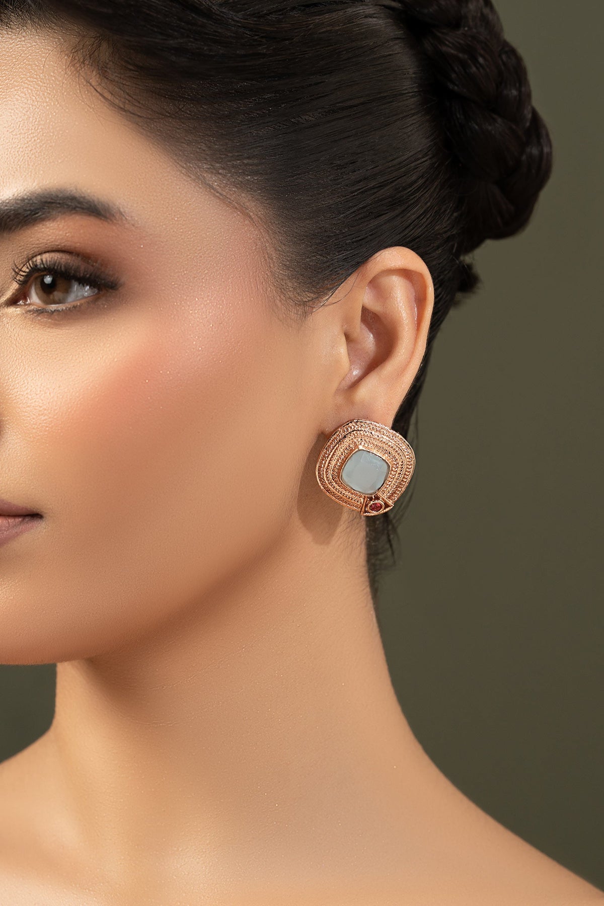 Nadare Studs