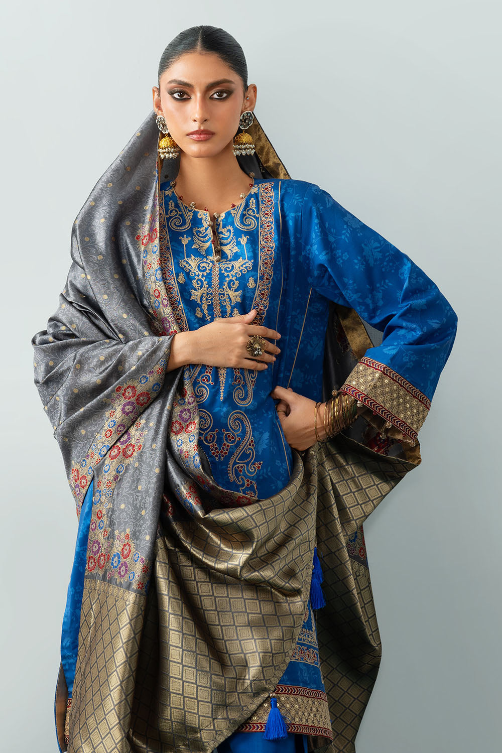 3 Piece Embroidered Linen Suit With Jacquard Dupatta