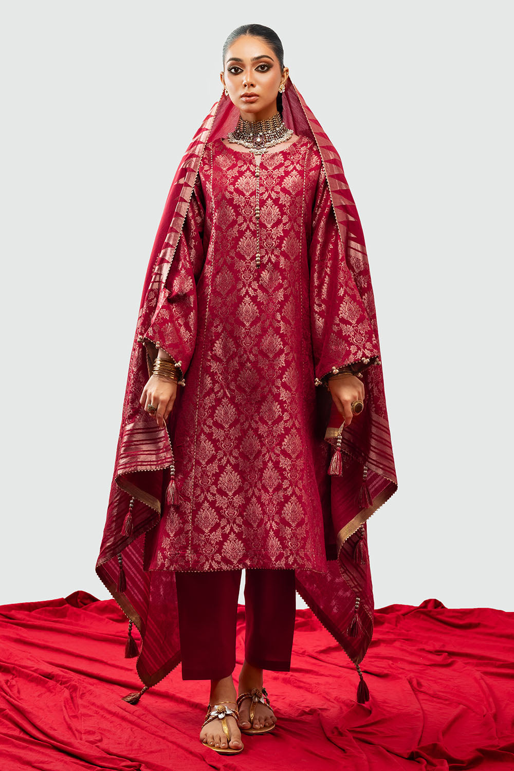 https://cdn.shopify.com/s/files/1/0706/3253/8159/files/Jacquard-Dupatta-Jacquard-Shirt-Dyed-Trouser-Gulahmed-MJ-52044-Front.jpg?v=1759818758