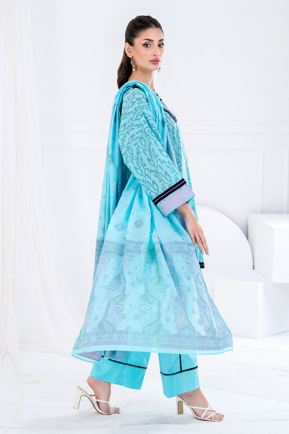 3 Piece Printed Lawn Suit With Jacquard Dupatta