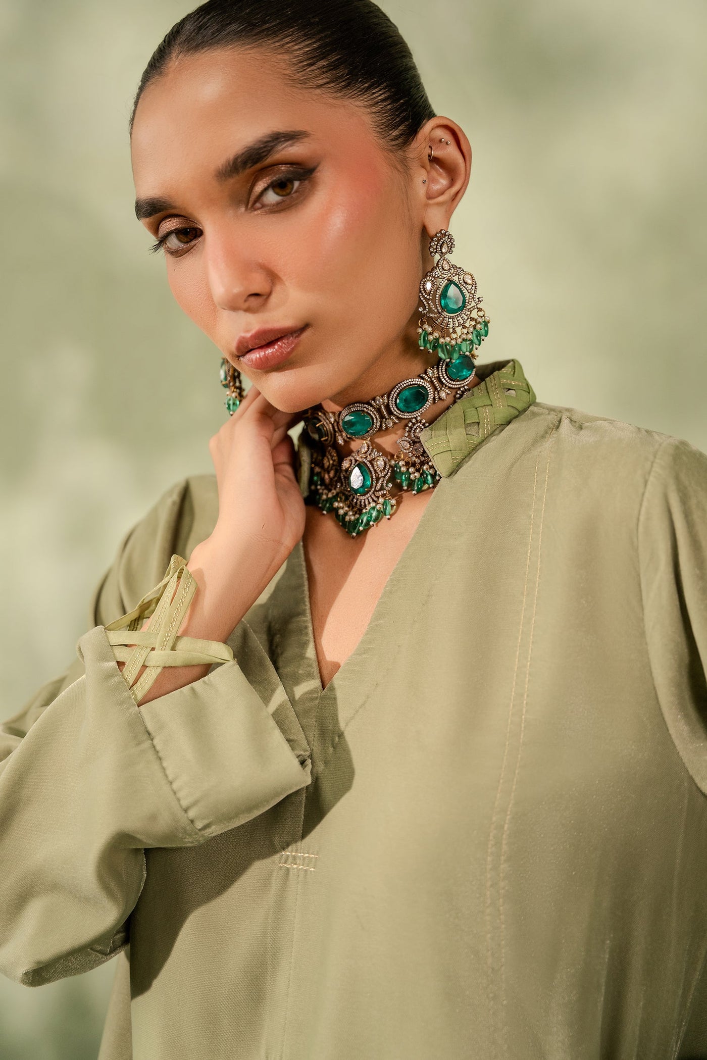 https://cdn.shopify.com/s/files/1/0663/9616/0233/files/Jade_10.jpg?v=1763029027
