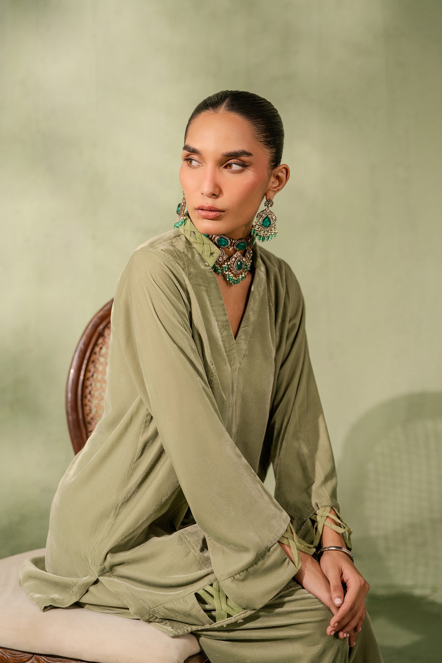 https://cdn.shopify.com/s/files/1/0663/9616/0233/files/Jade_2.jpg?v=1763029026