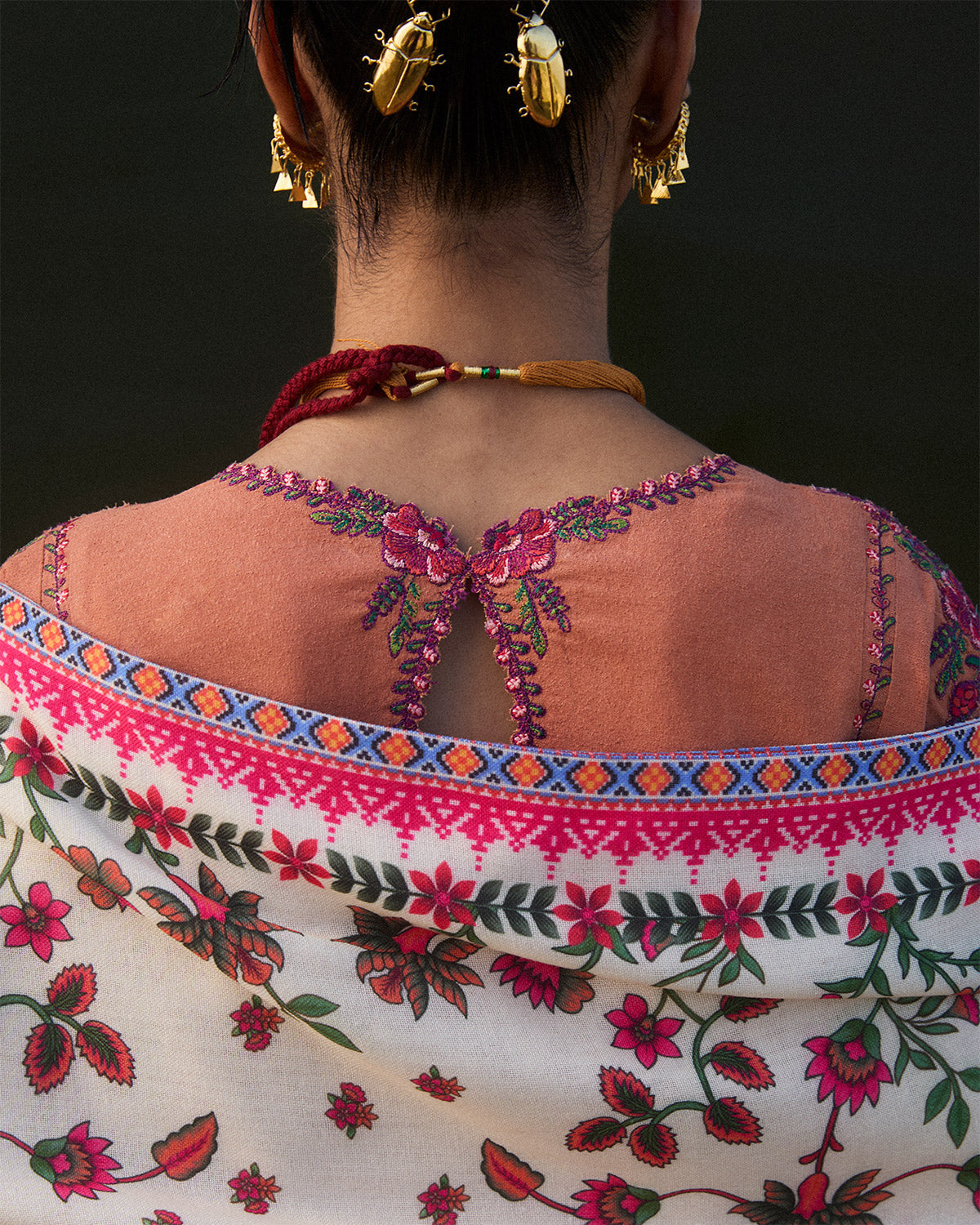 https://cdn.shopify.com/s/files/1/0764/9588/0493/files/JugnuAW2424406copy.jpg?v=1731575688