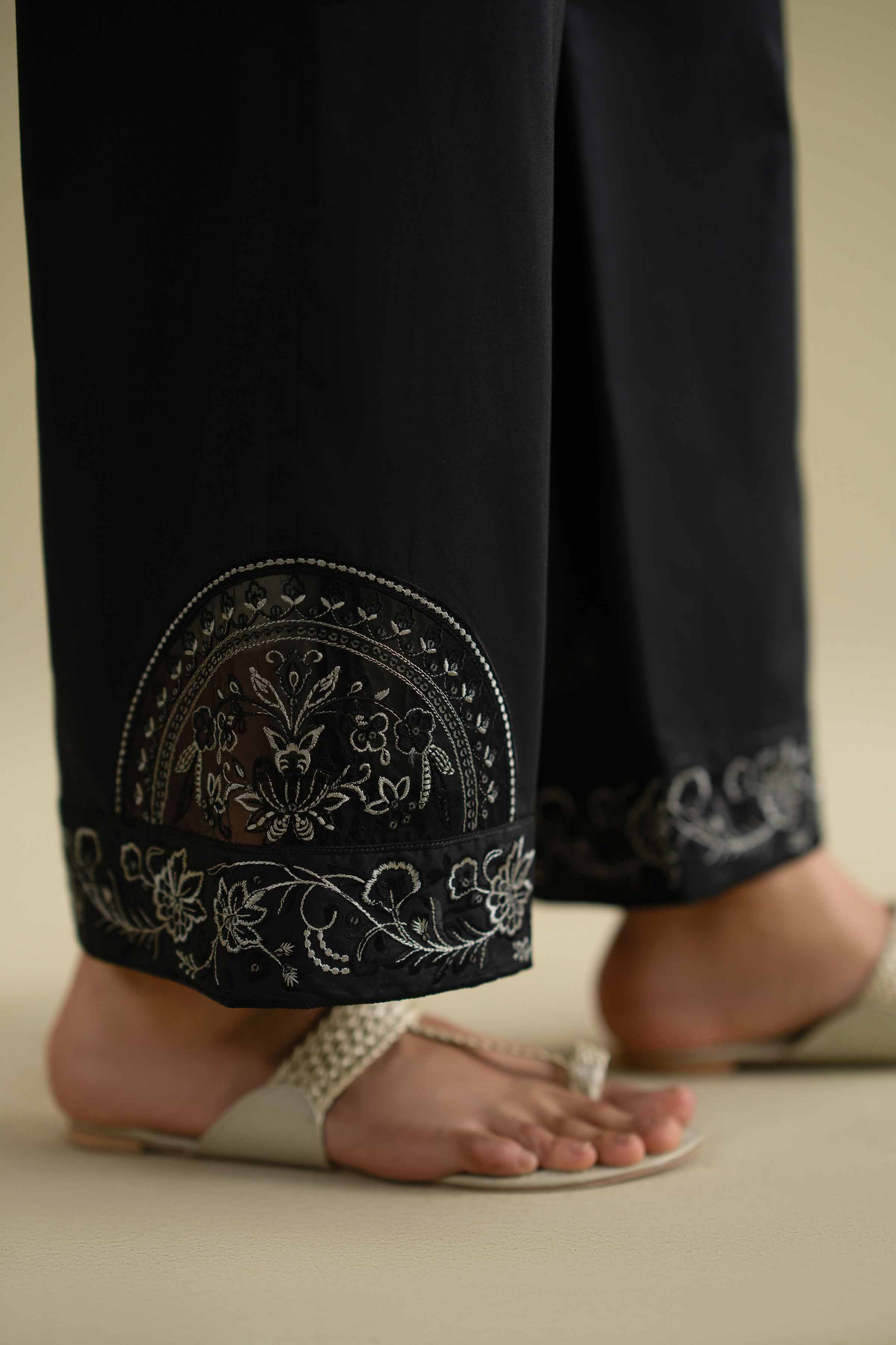 Embroidered Pants - KFE26-127