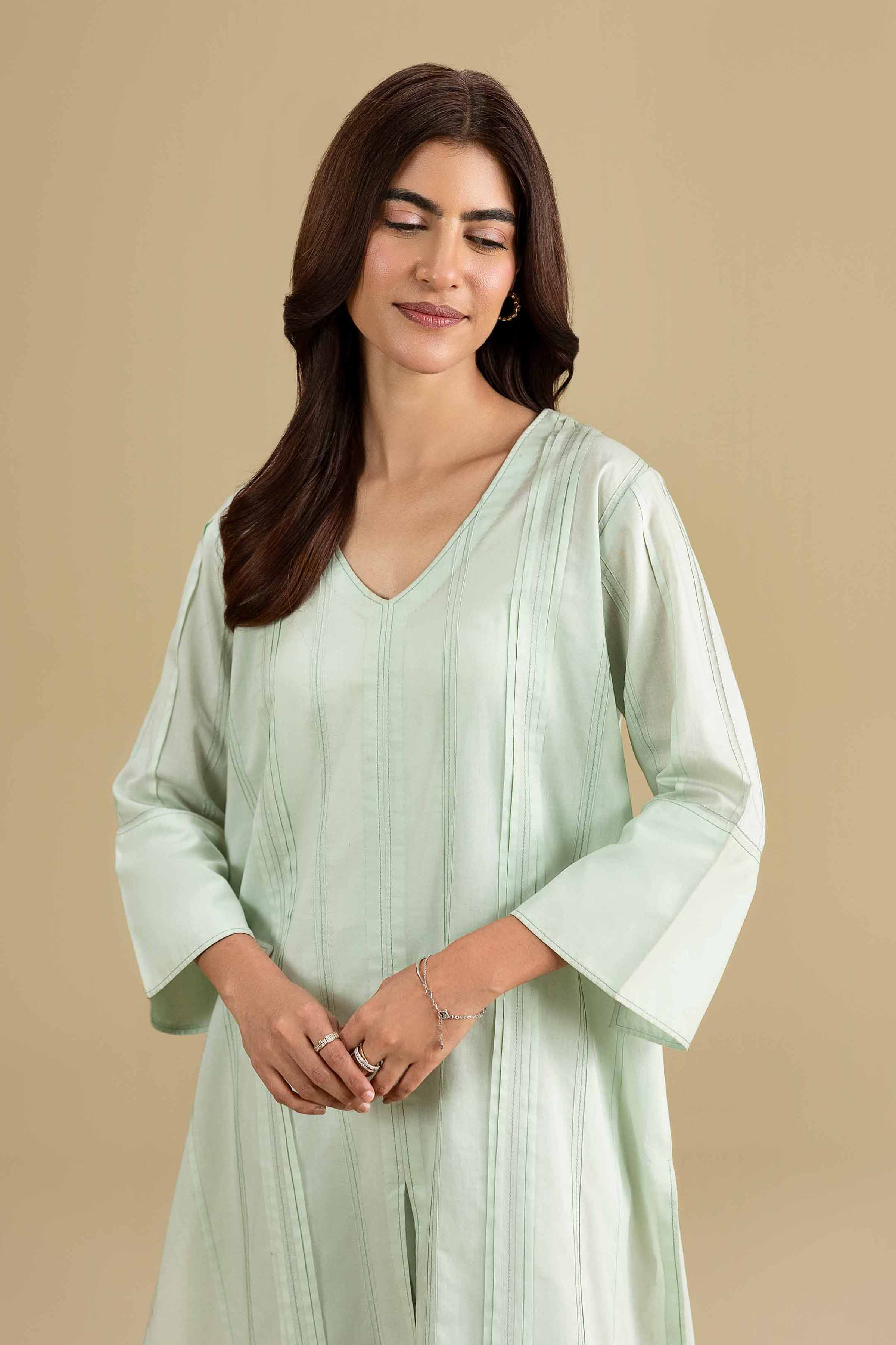 https://cdn.shopify.com/s/files/1/0534/2065/4791/files/KFE26-155-_1.jpg?v=1775728058