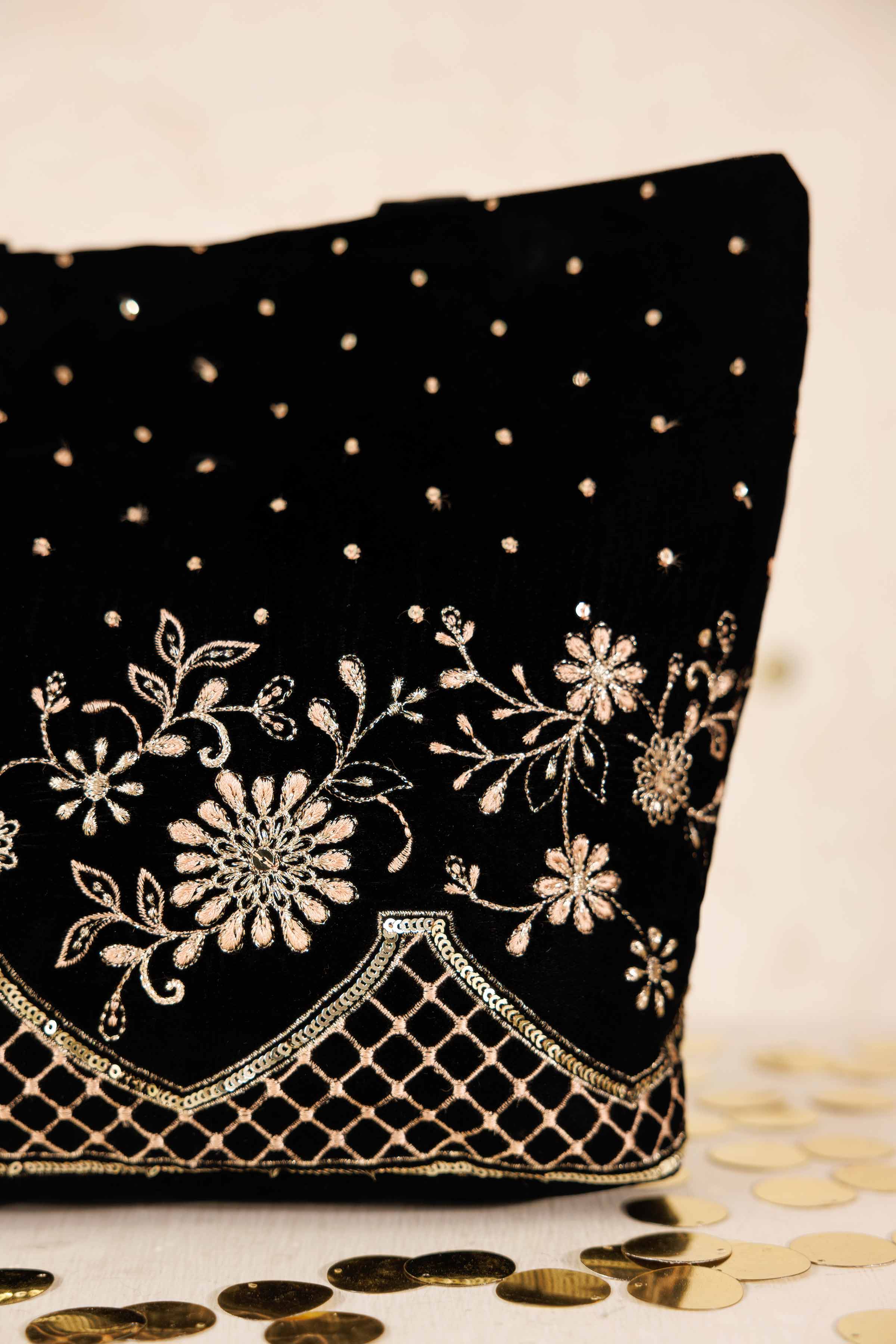 Embroidered Pouch - KFW25-149