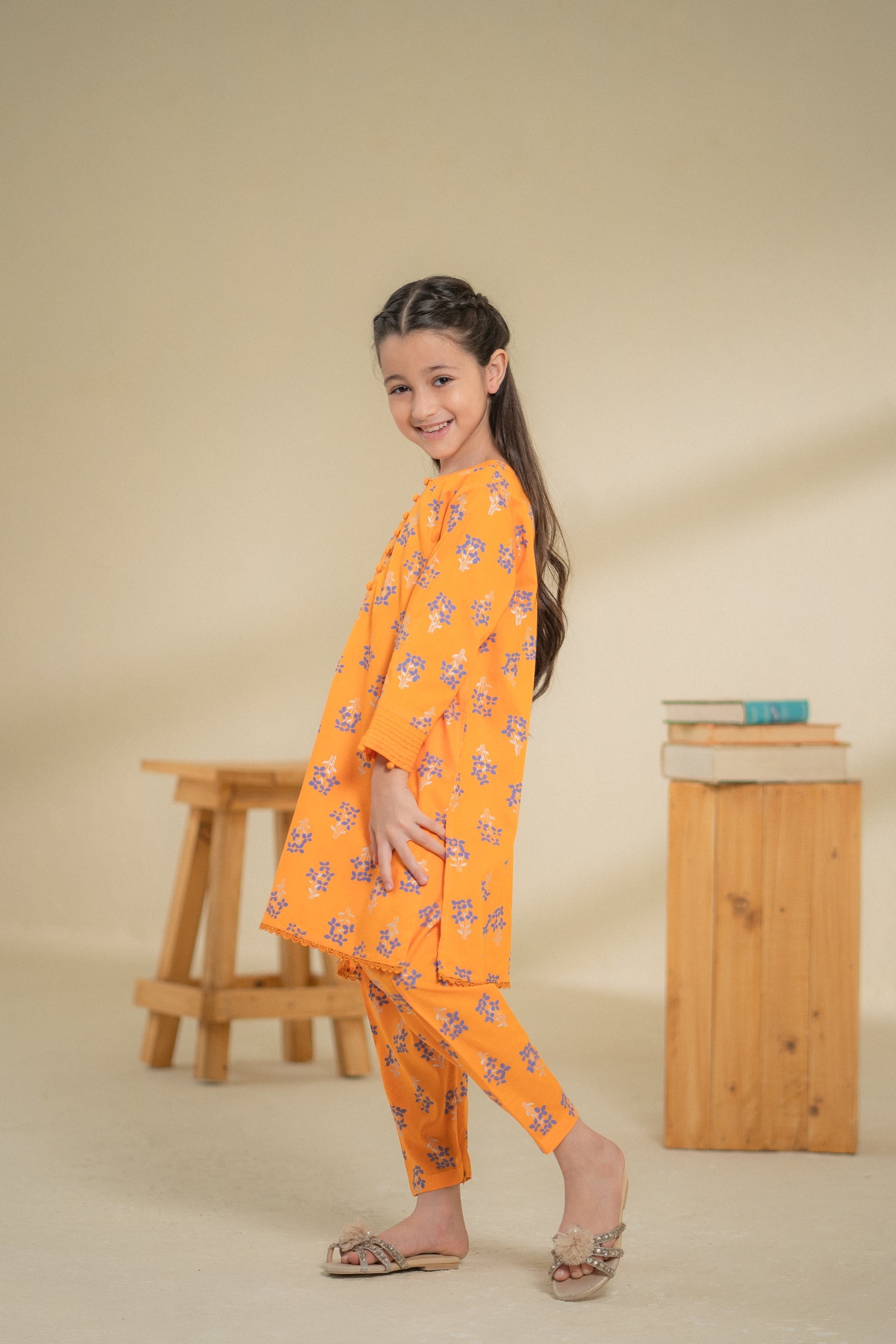 https://cdn.shopify.com/s/files/1/0568/3308/1529/files/KS0373-OR0-4.jpg?v=1749794883