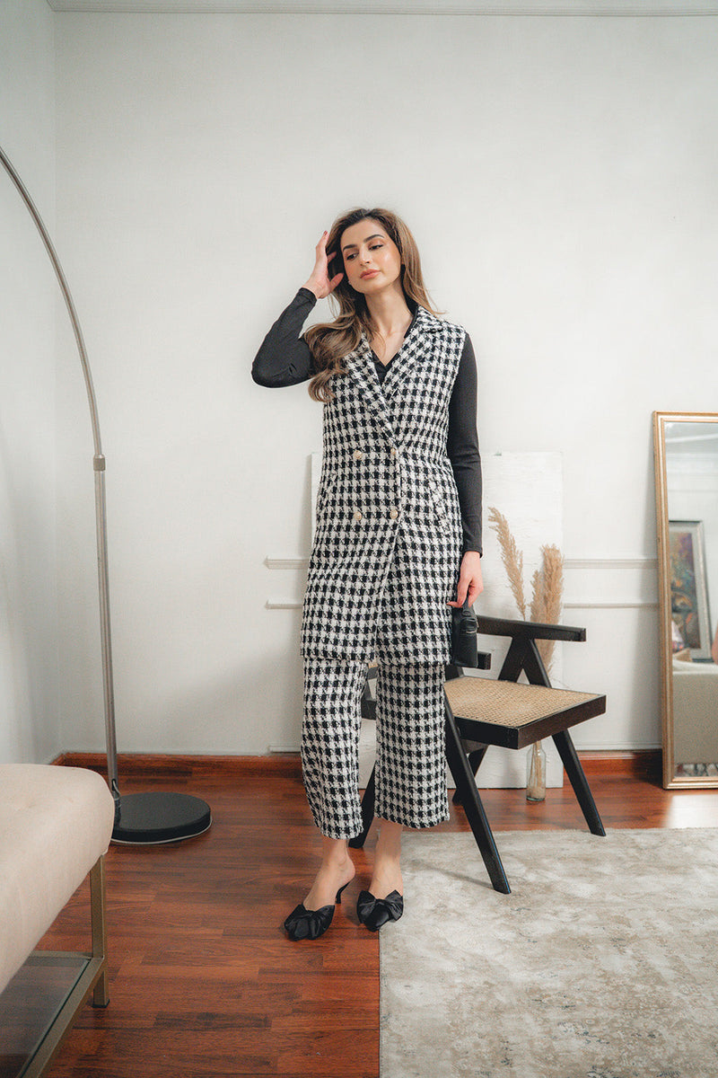 Viva Sleeveless Tweed Suit