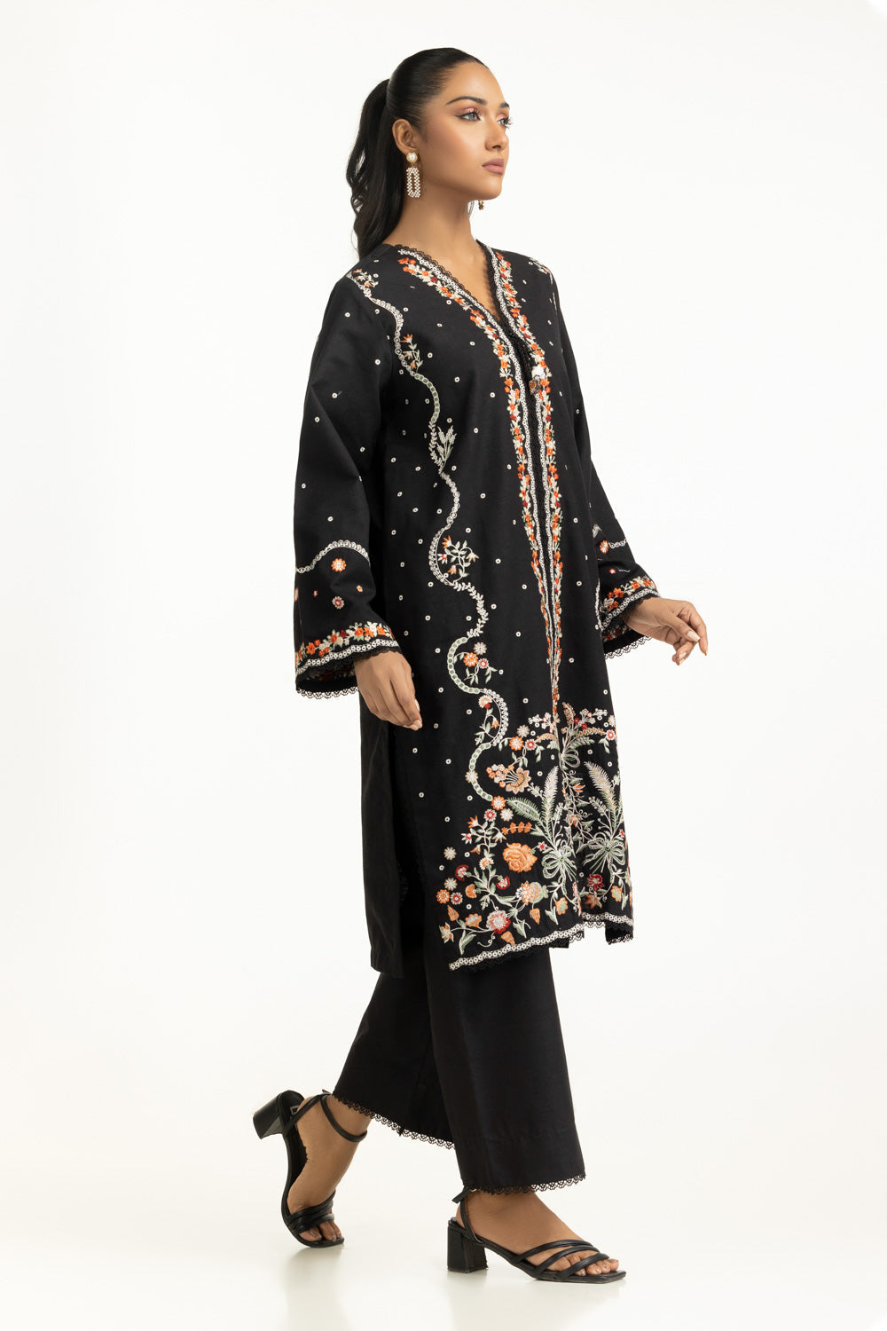 Karandi Embroidered Co-Ord Set