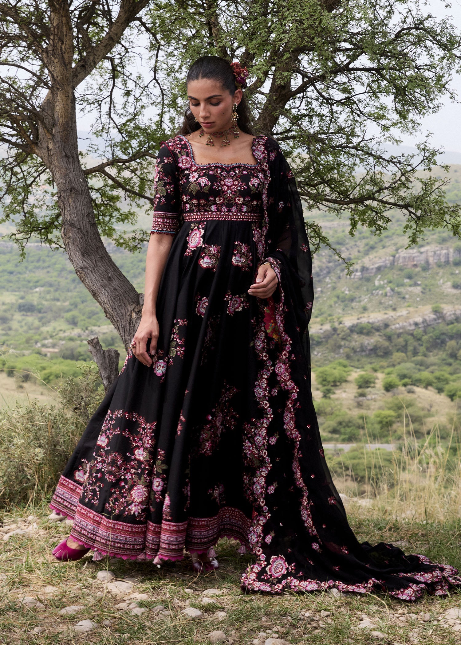https://cdn.shopify.com/s/files/1/0016/9476/1035/files/Kashmala_3.jpg?v=1778568844