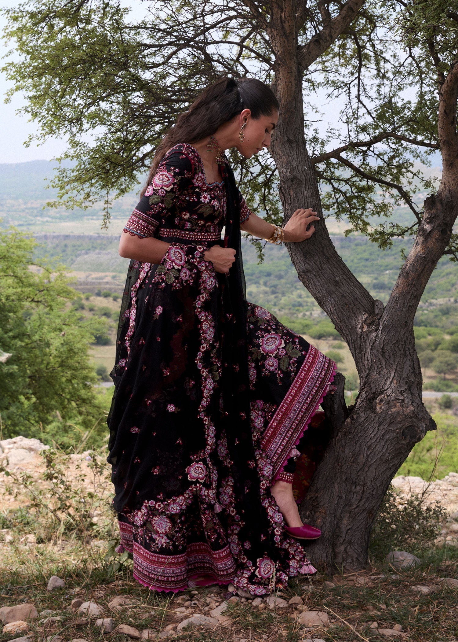 https://cdn.shopify.com/s/files/1/0016/9476/1035/files/Kashmala_5.jpg?v=1778568844