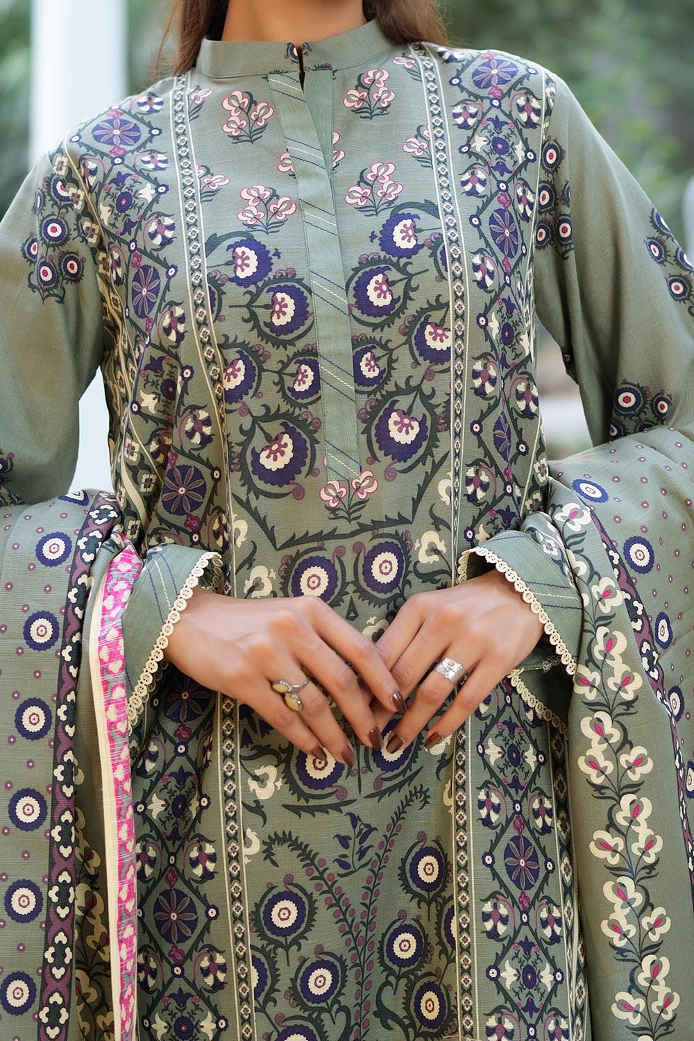 3 Piece Printed Khaddar Suit