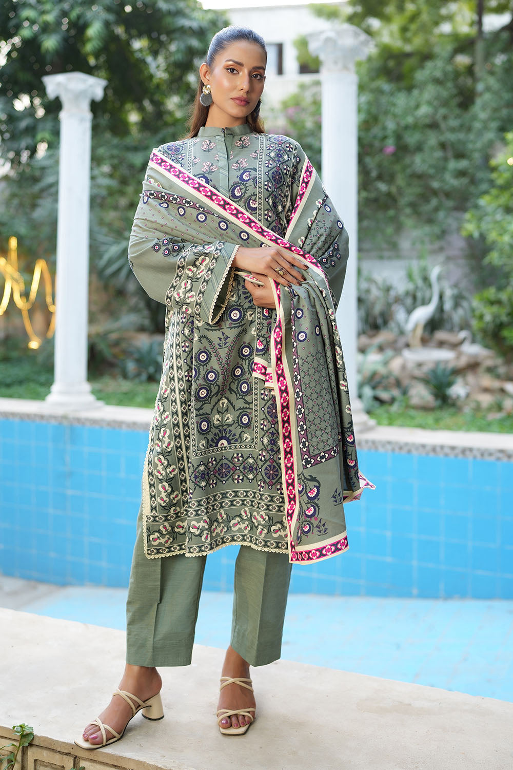 3 Piece Printed Khaddar Suit