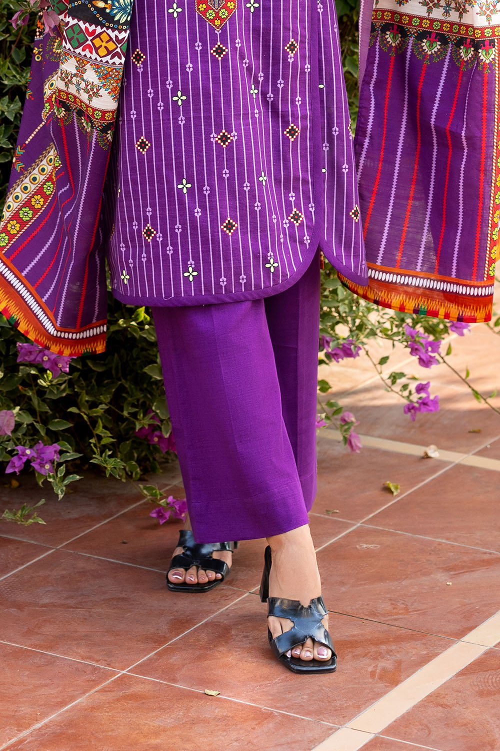 3 Piece Printed Khaddar Suit