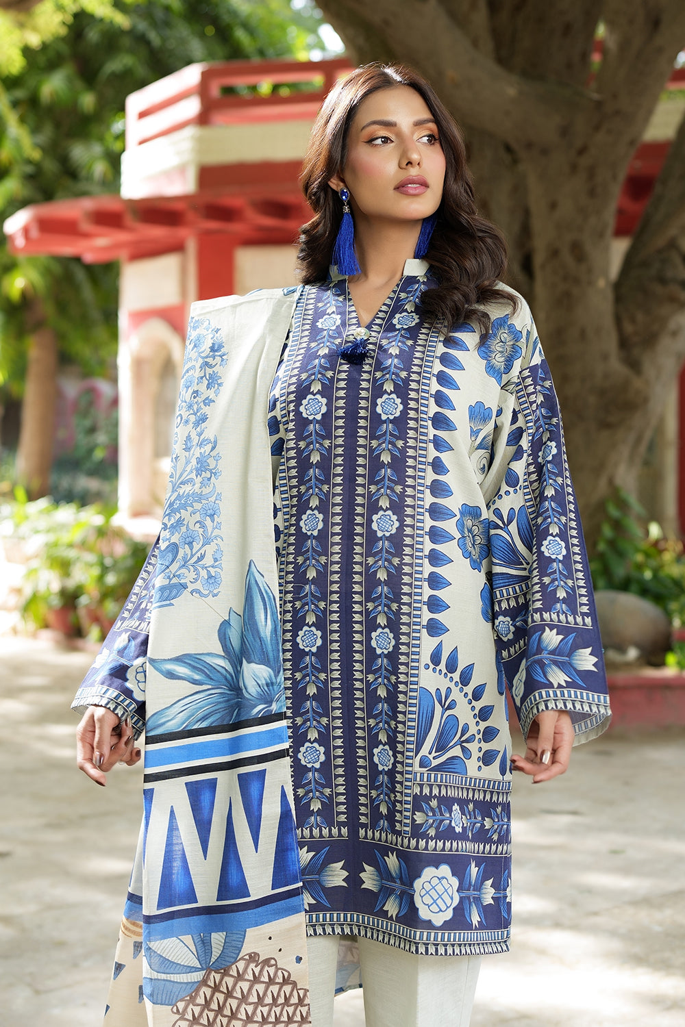 3 Piece Printed Khaddar Suit