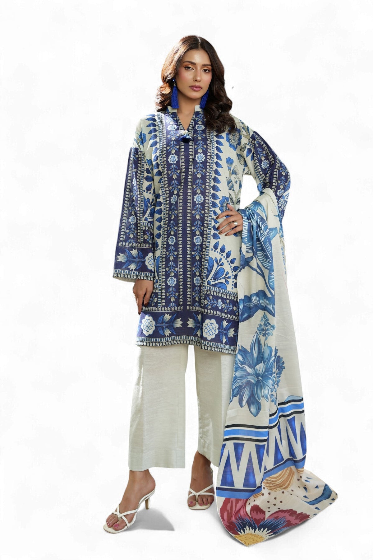 3 Piece Printed Khaddar Suit