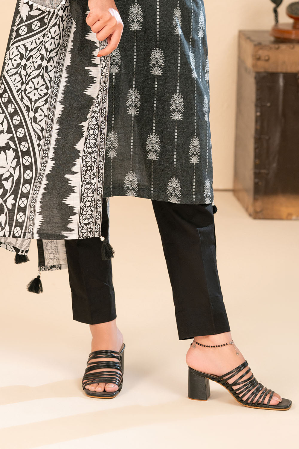 3 Piece Printed Khaddar Suit with Dupatta