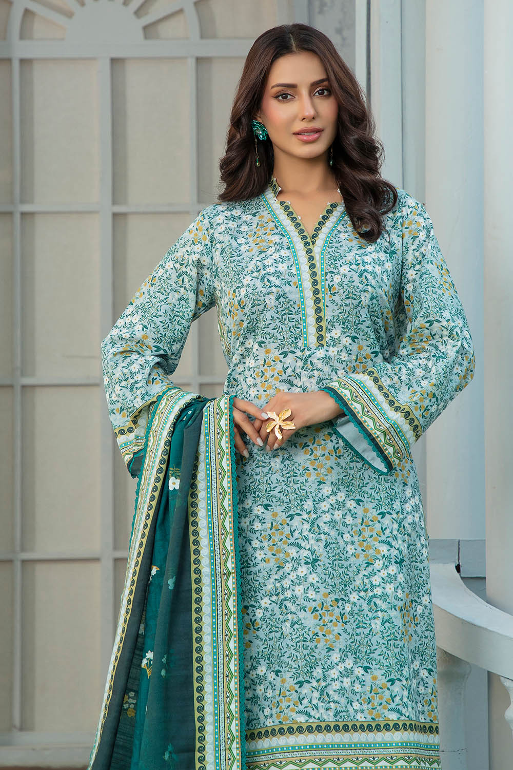 3 Piece Khaddar Suit With Dupatta