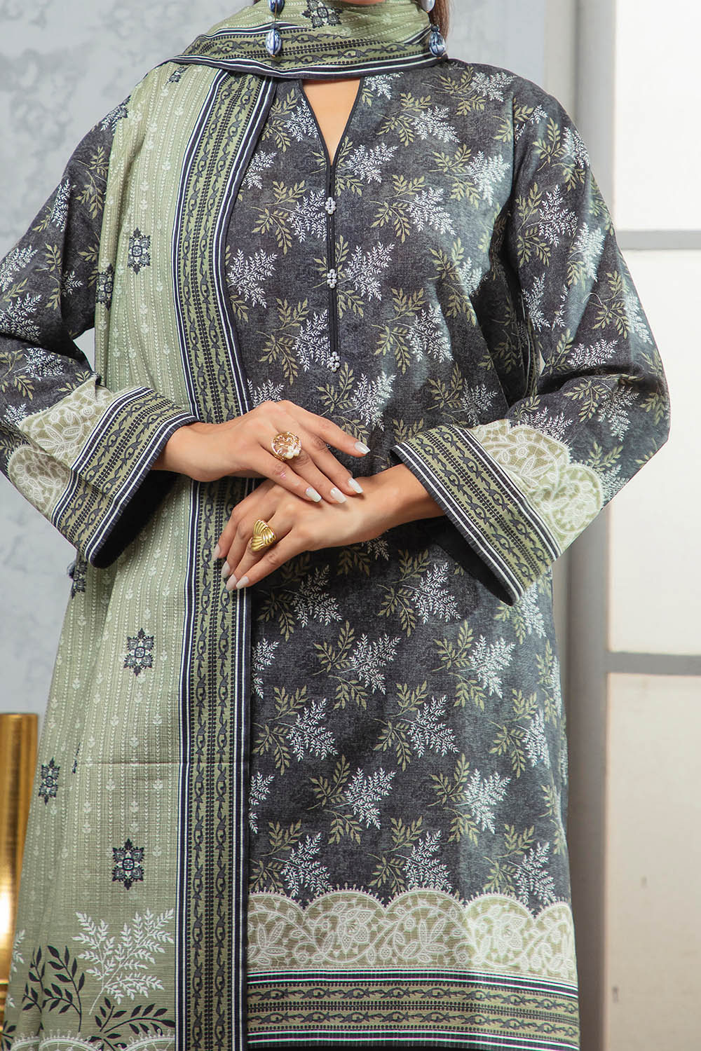 3 Piece Khaddar Suit With Dupatta