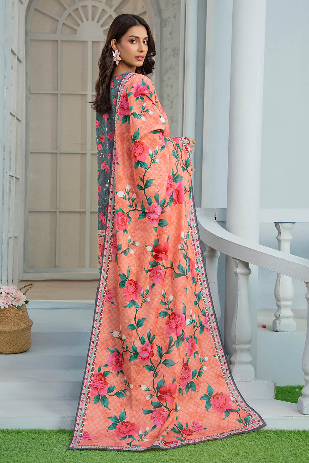 3 Piece Khaddar Suit With Dupatta