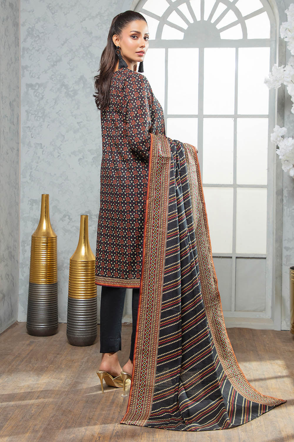 3 Piece Khaddar Suit with Dupatta