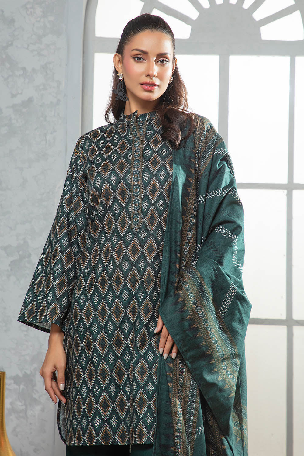 3 Piece Khaddar Suit With Dupatta
