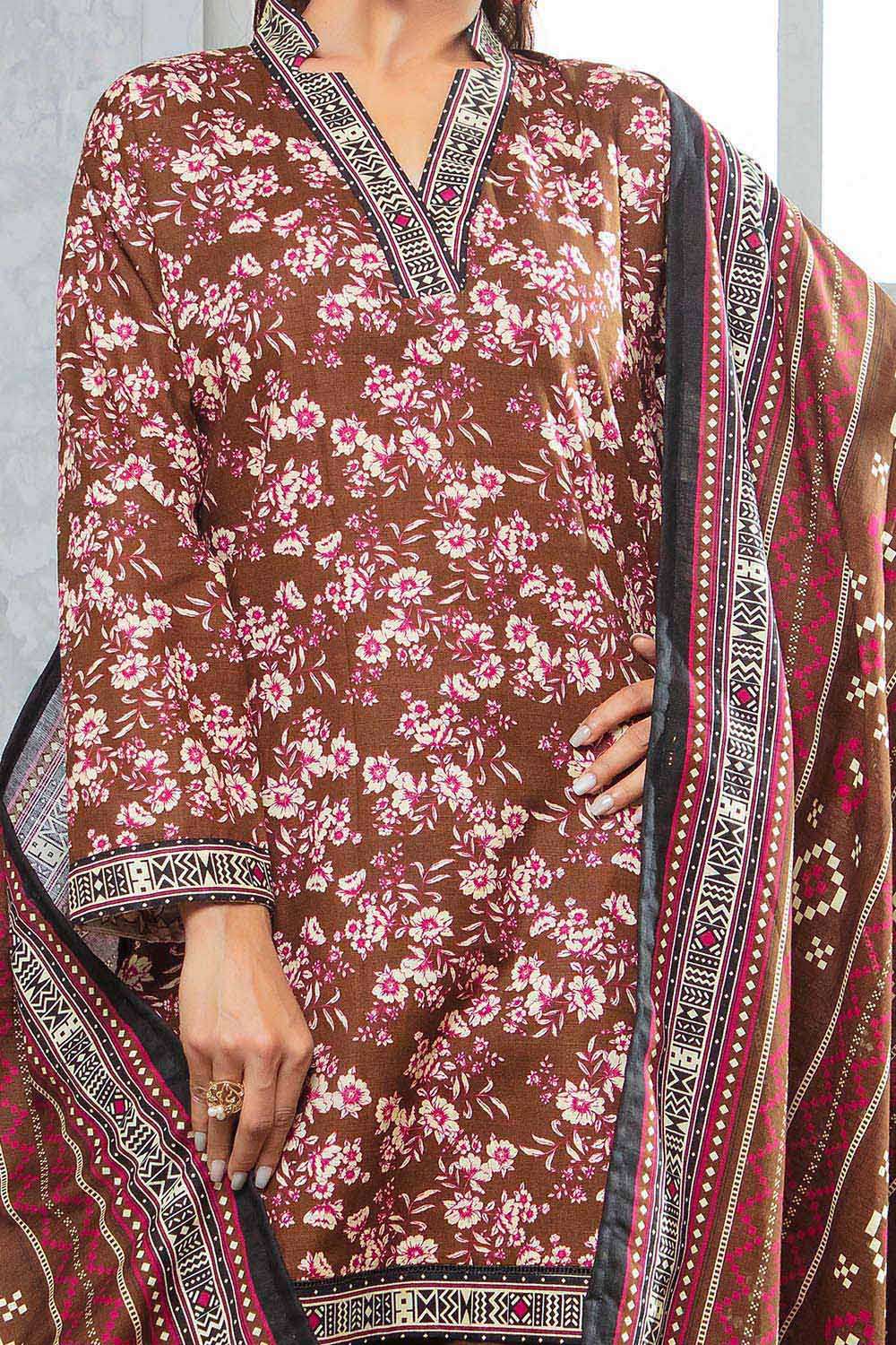 3 Piece Khaddar Suit With Dupatta