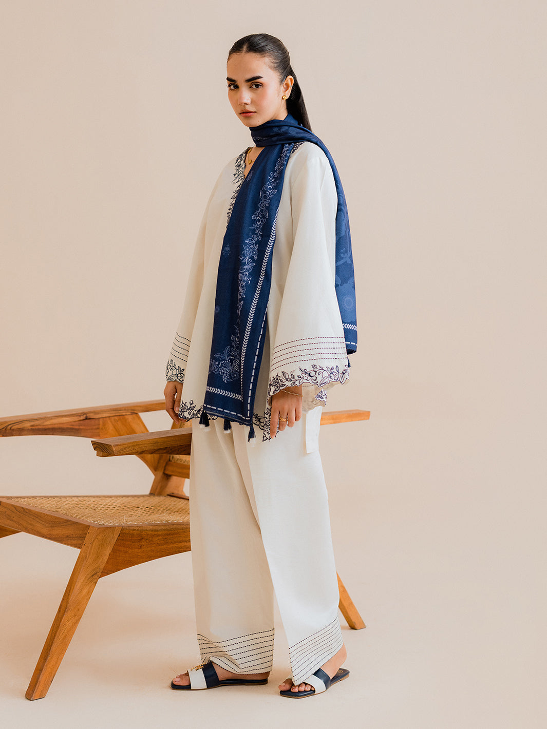 Vaylo 3Pc Embroidered Co-ords Cotton Set