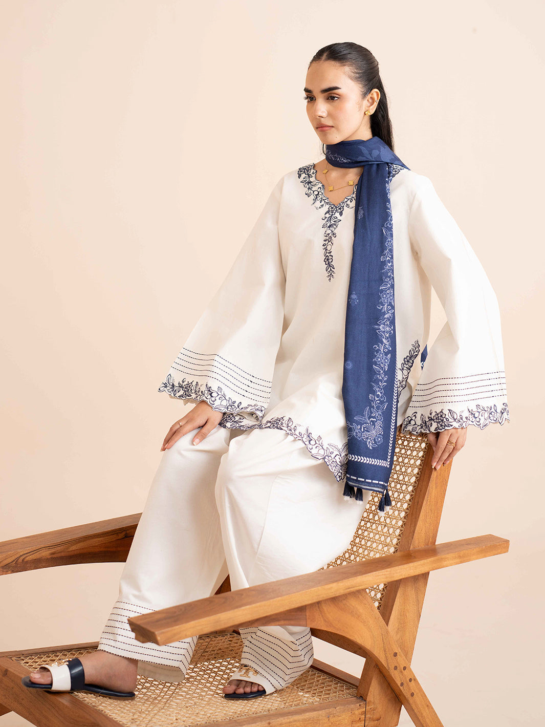 Vaylo 3Pc Embroidered Co-ords Cotton Set