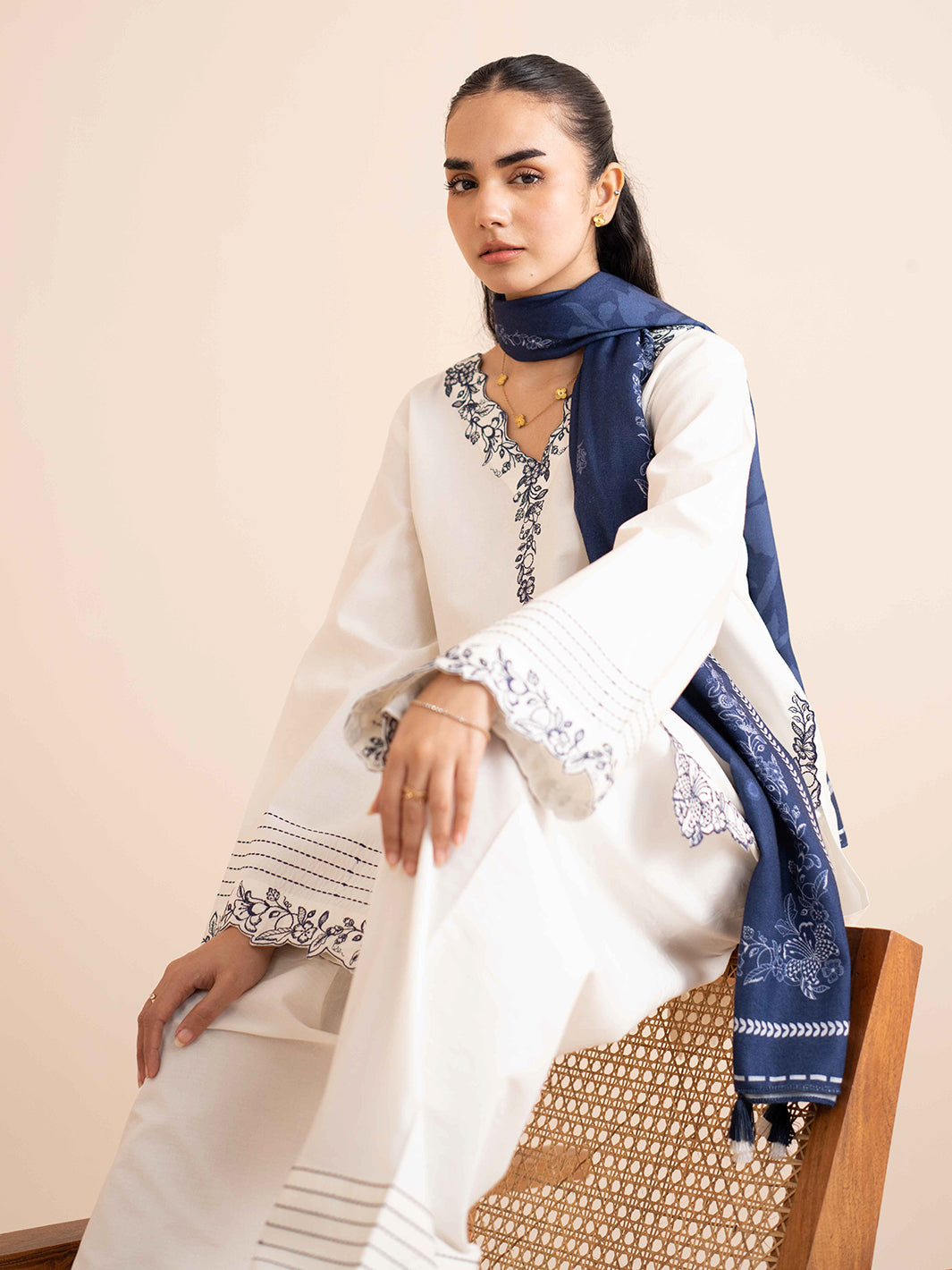 Vaylo 3Pc Embroidered Co-ords Cotton Set