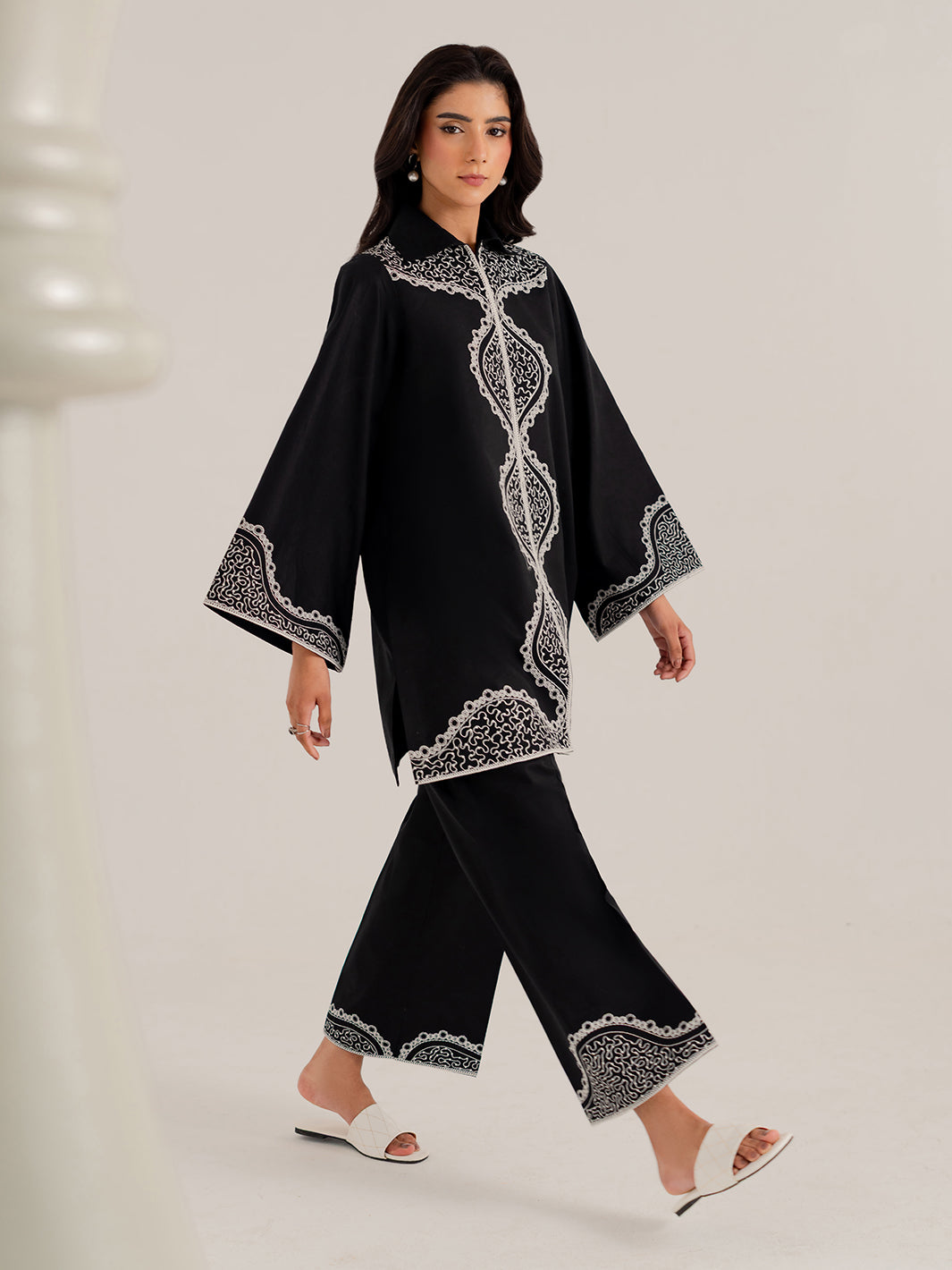 ZYRA - 2Pc Embroidered Set